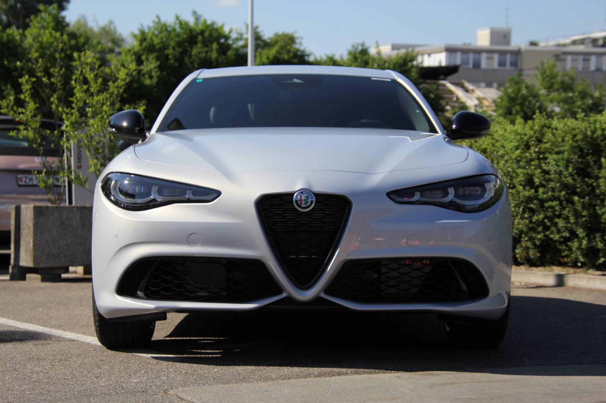 listing desktop thumbnail image 6