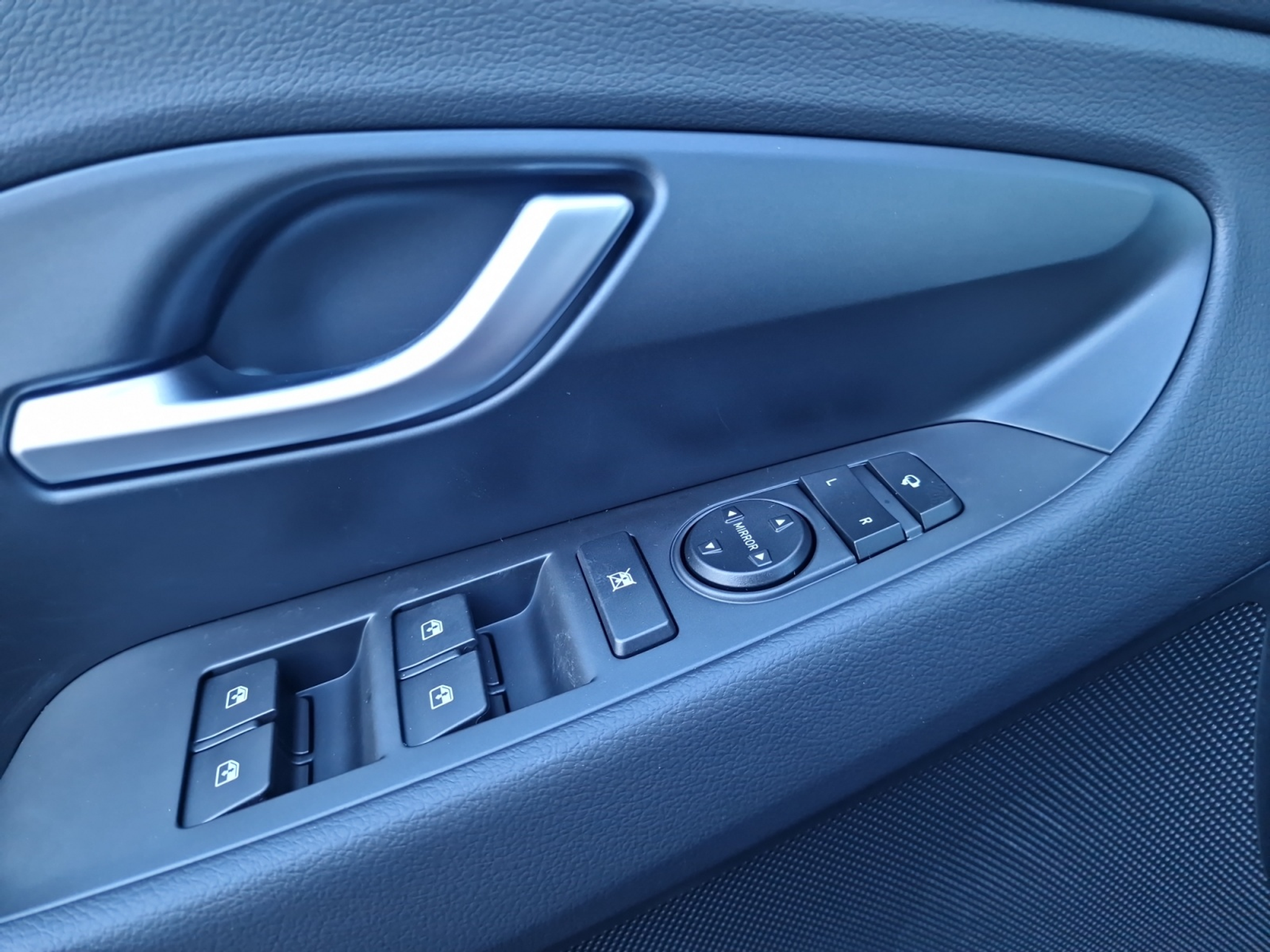 listing desktop thumbnail image 12