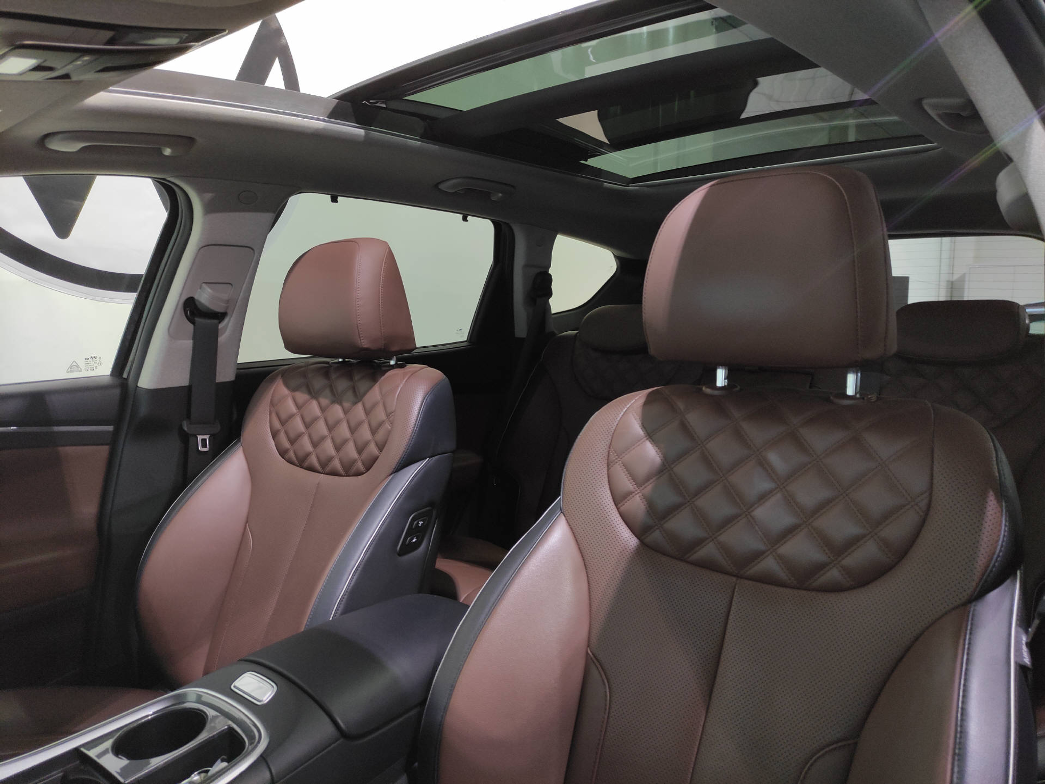 listing desktop thumbnail image 4