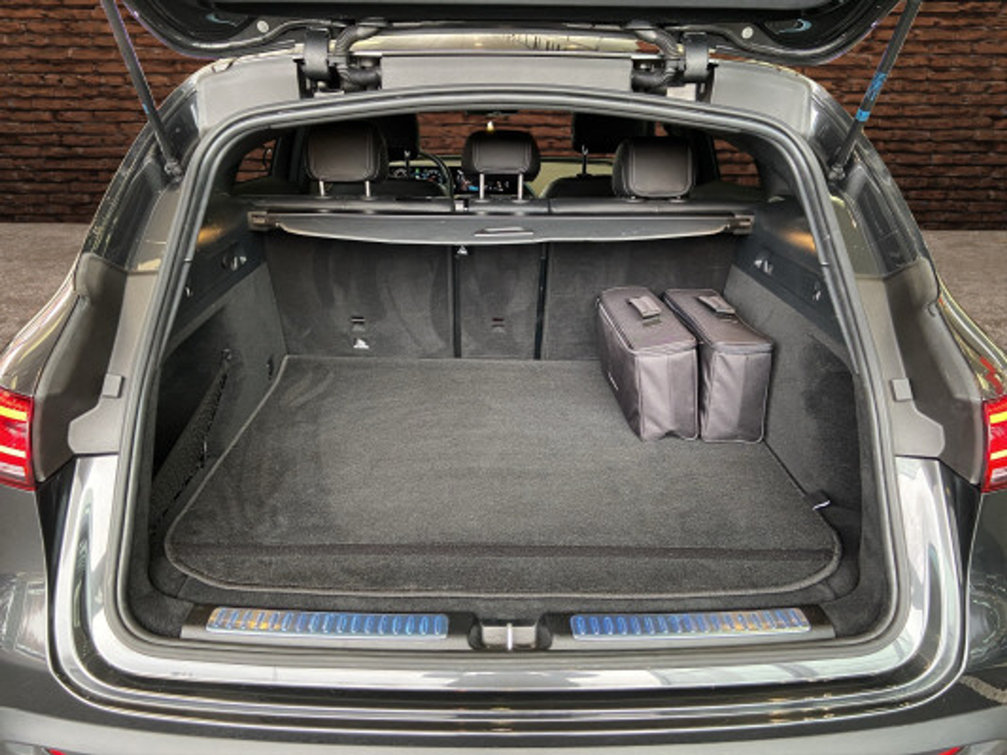 listing desktop thumbnail image 6