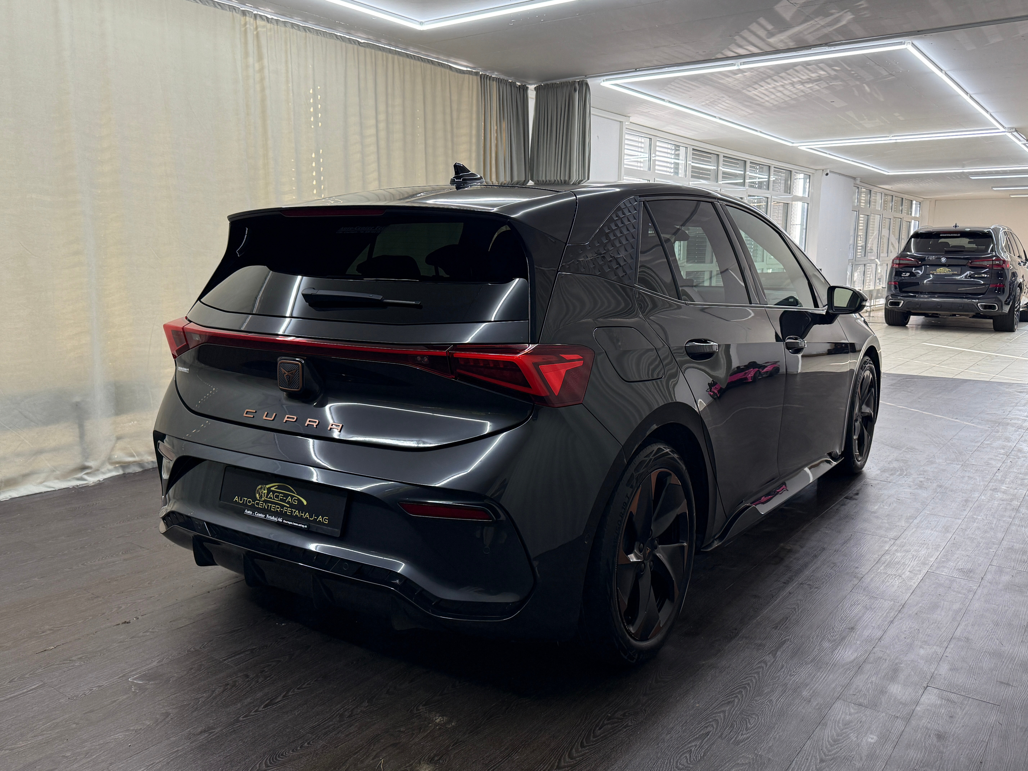 listing desktop thumbnail image 3