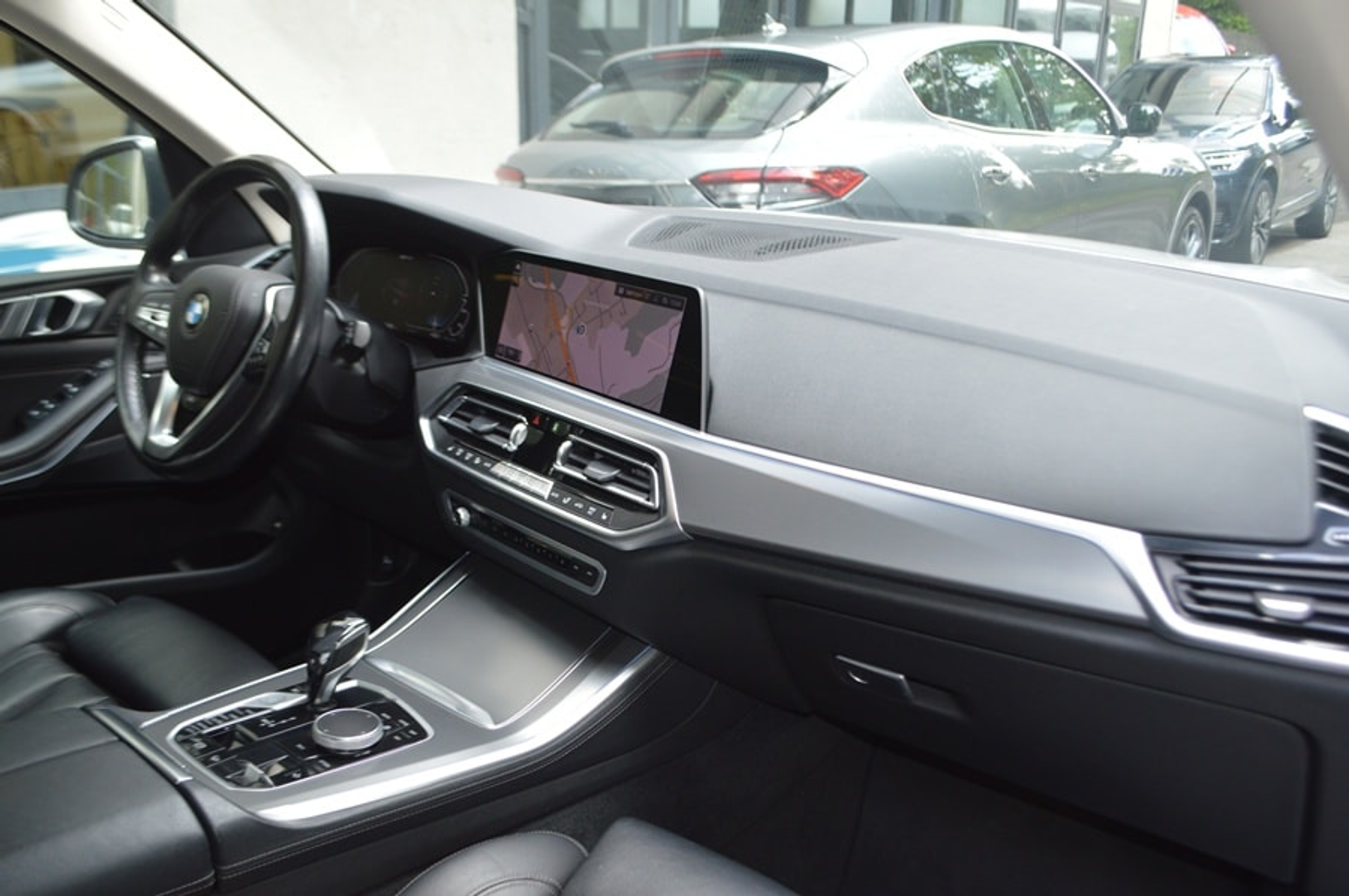 listing desktop thumbnail image 8