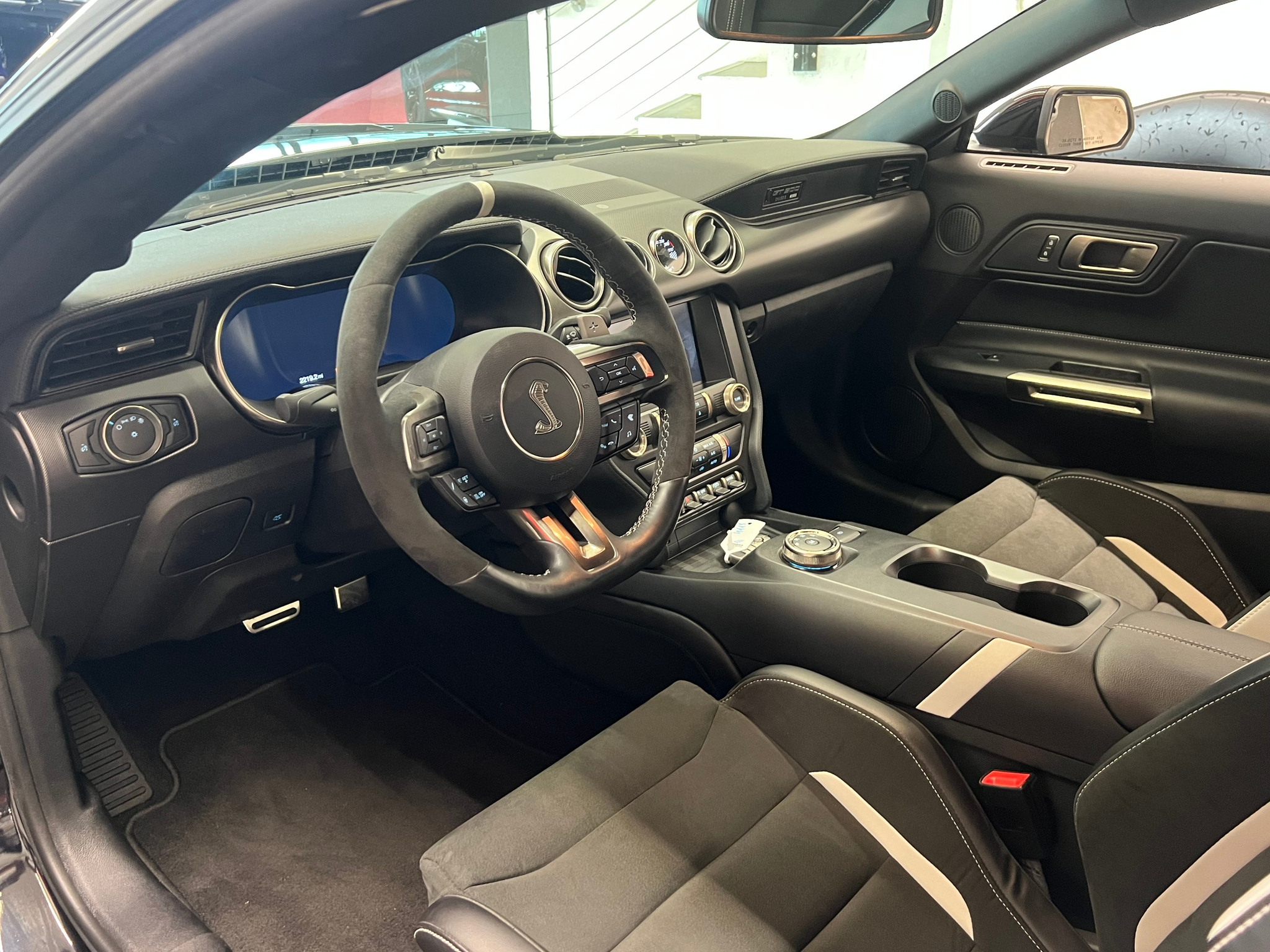 listing desktop thumbnail image 9