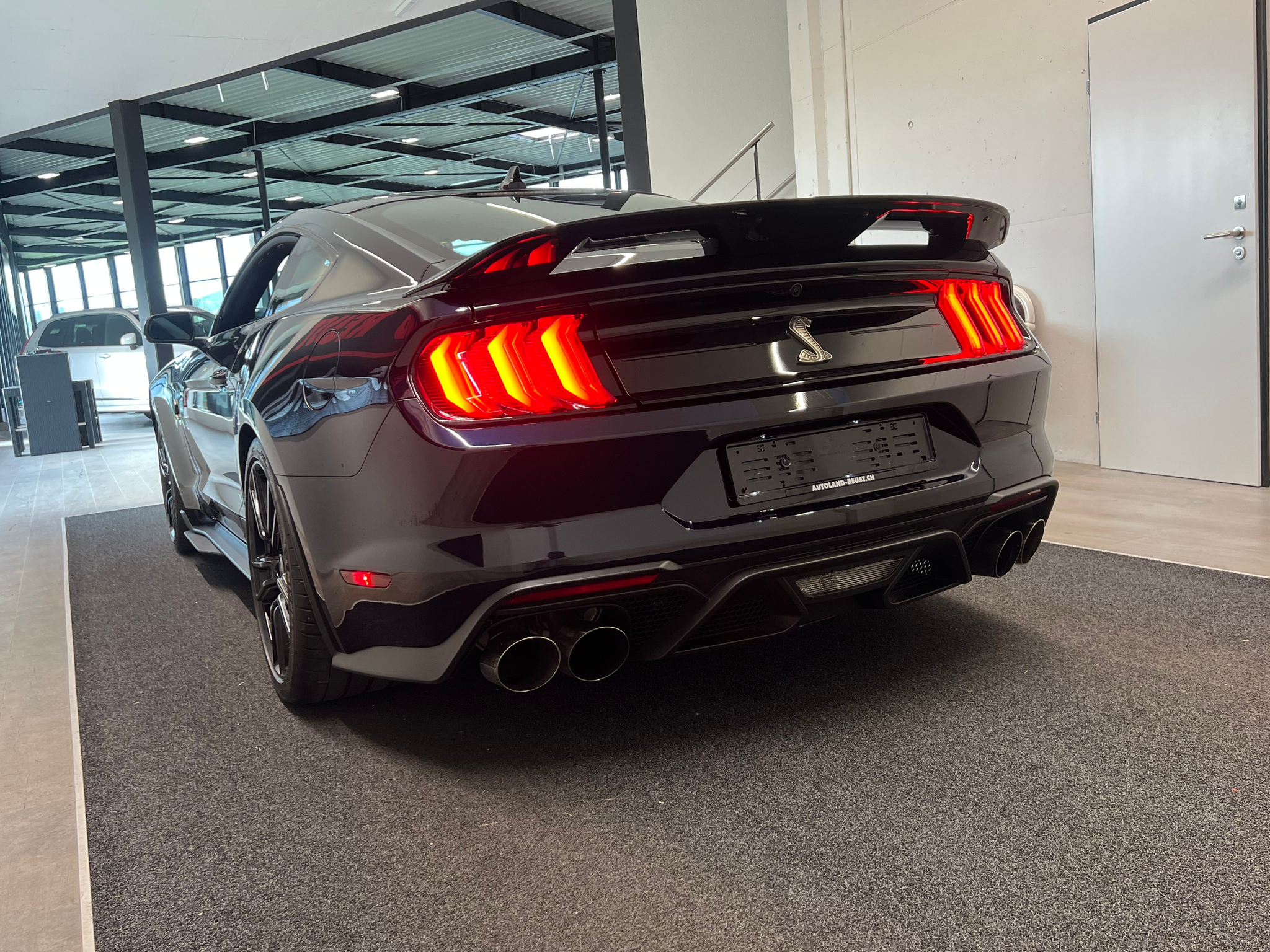 listing desktop thumbnail image 7