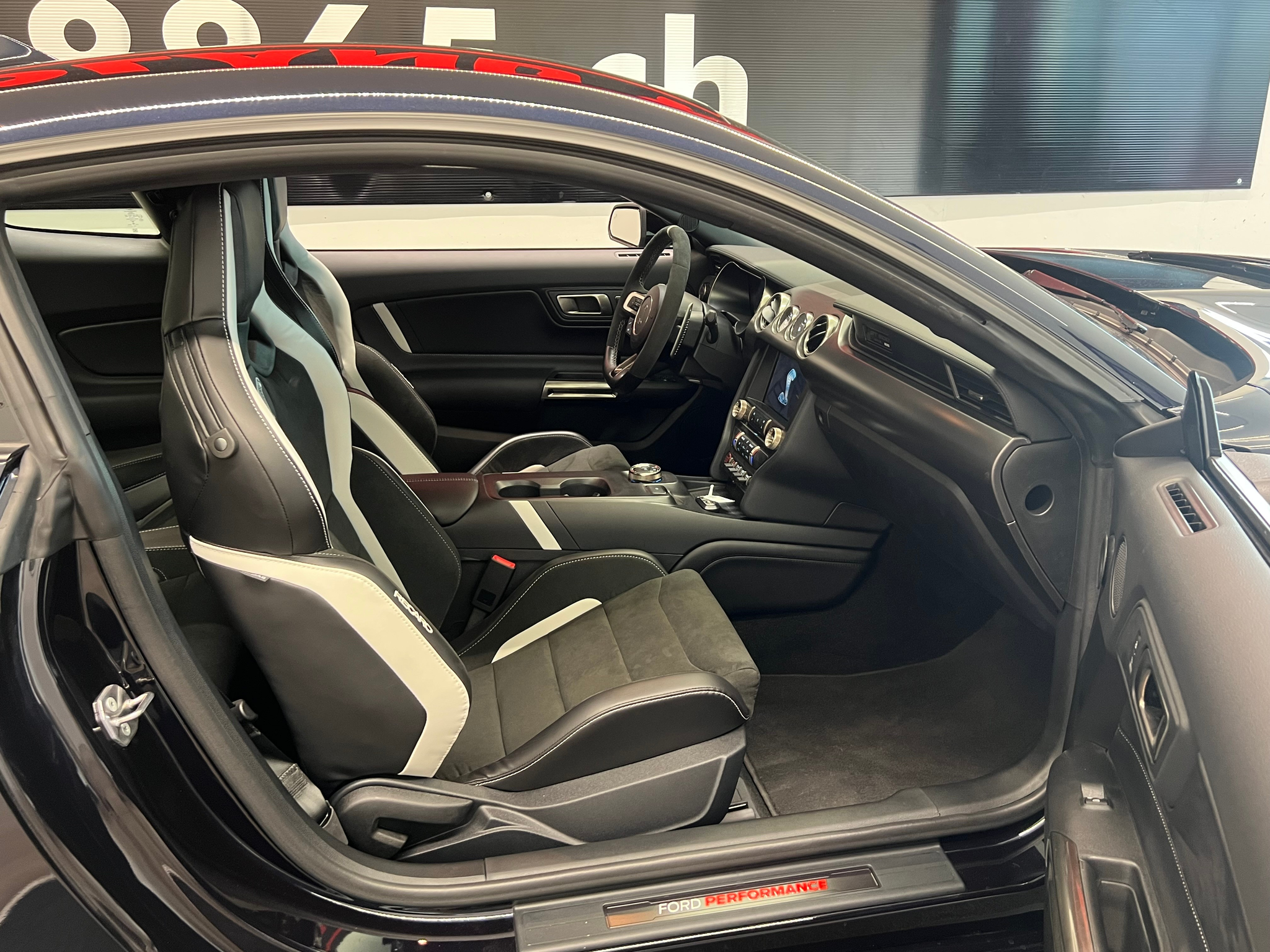 listing desktop thumbnail image 16