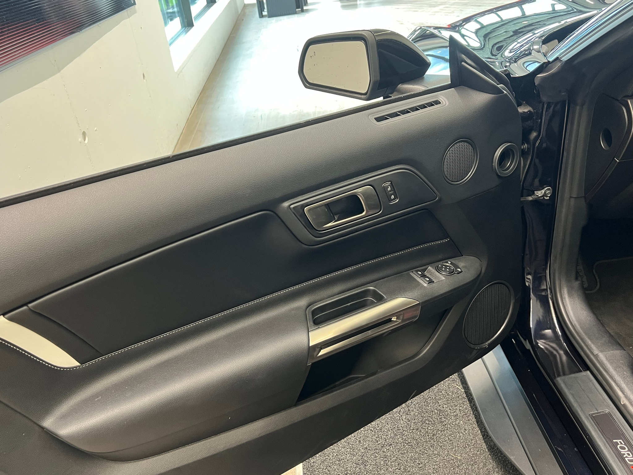 listing desktop thumbnail image 10