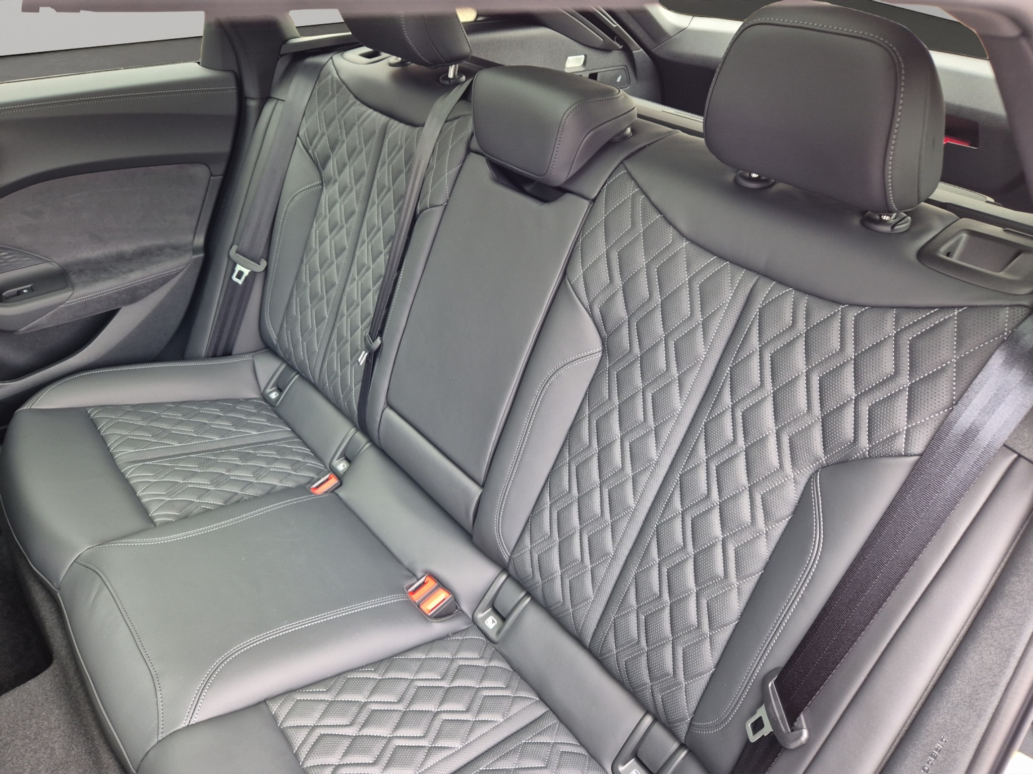 listing desktop thumbnail image 8