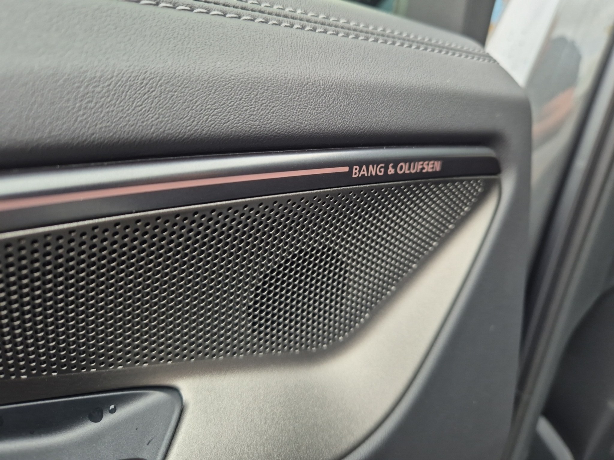 listing desktop thumbnail image 13