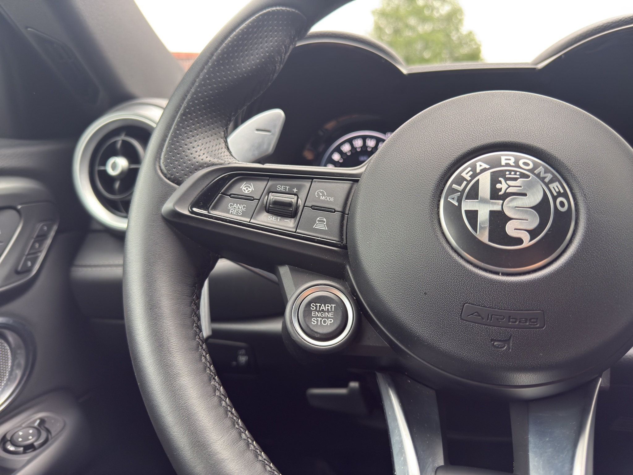 listing desktop thumbnail image 25