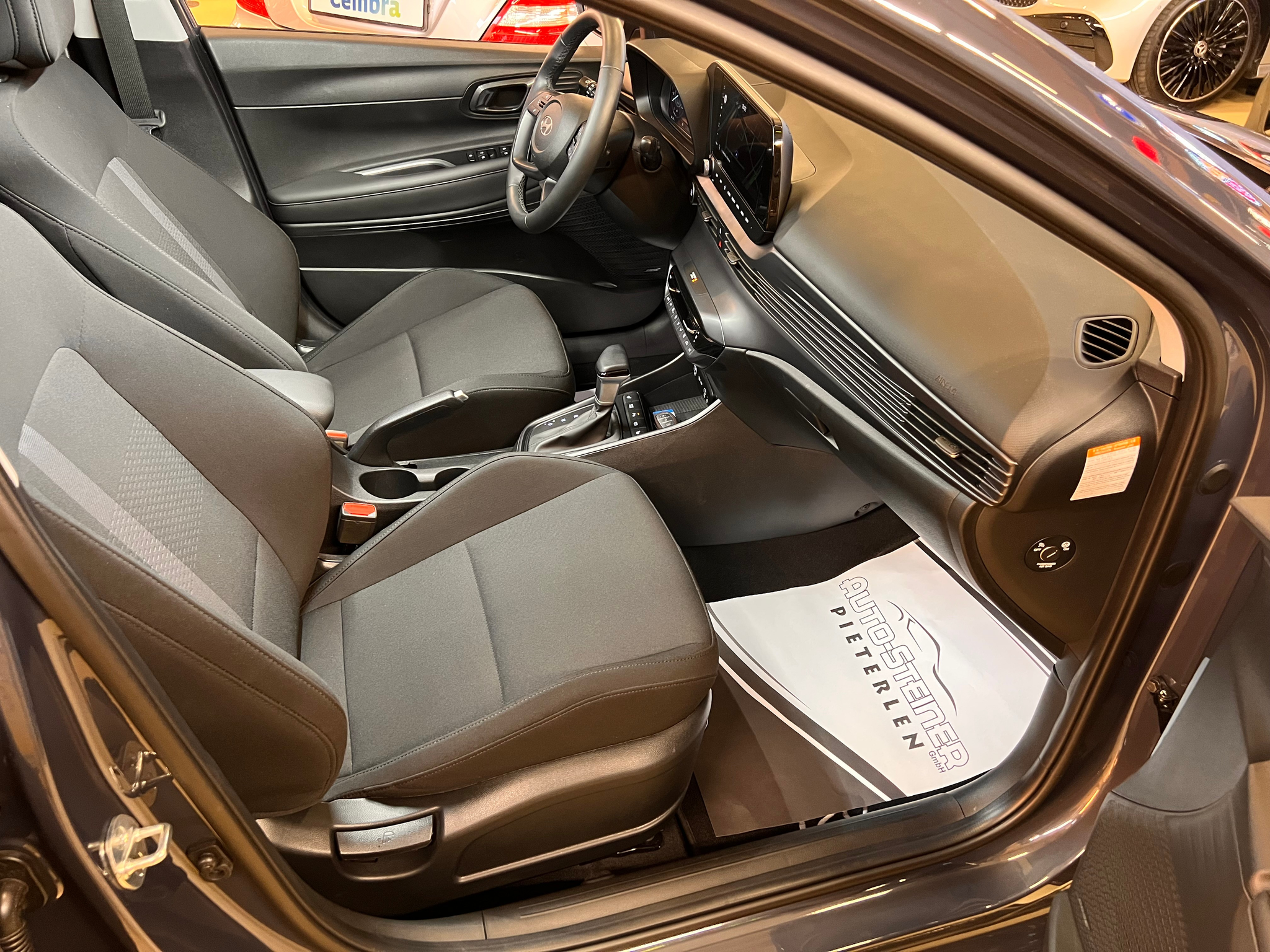 listing desktop thumbnail image 4