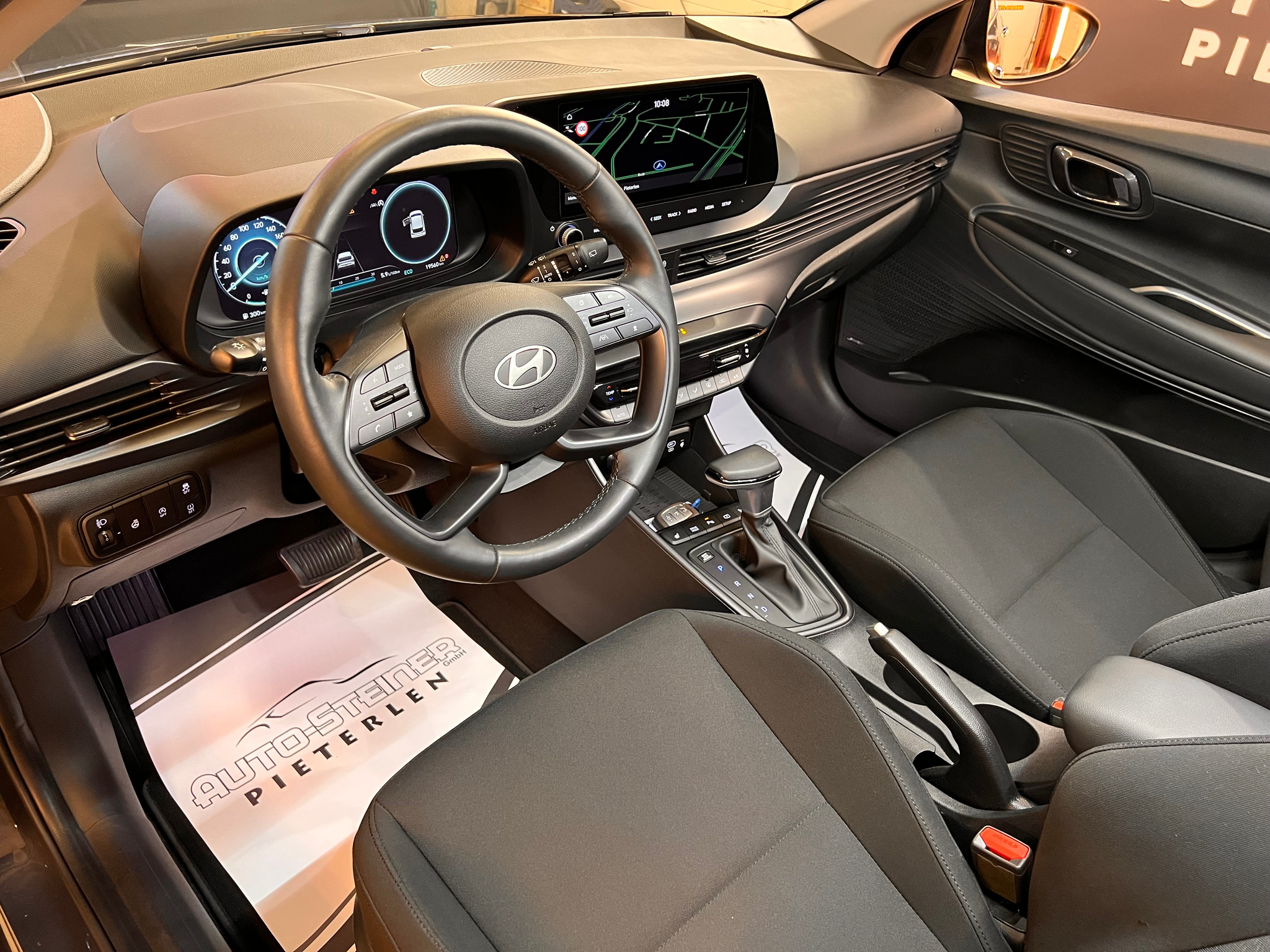 listing desktop thumbnail image 16