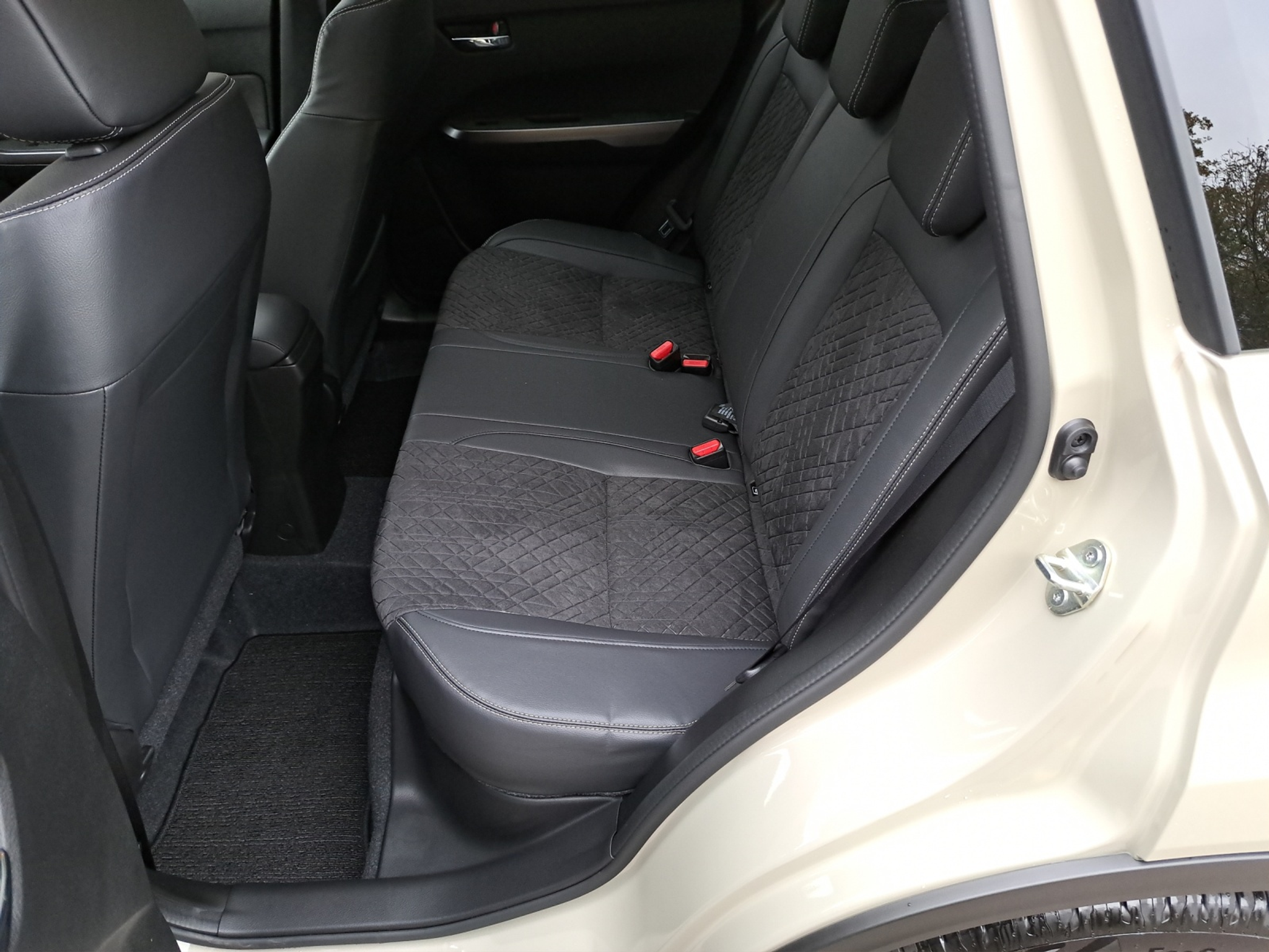 listing desktop thumbnail image 11