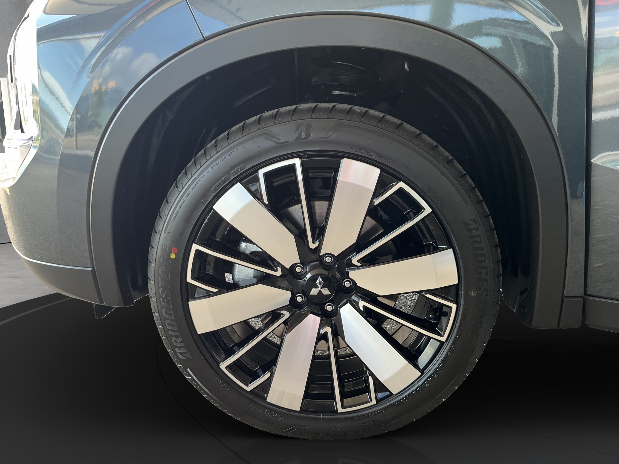 listing desktop thumbnail image 14