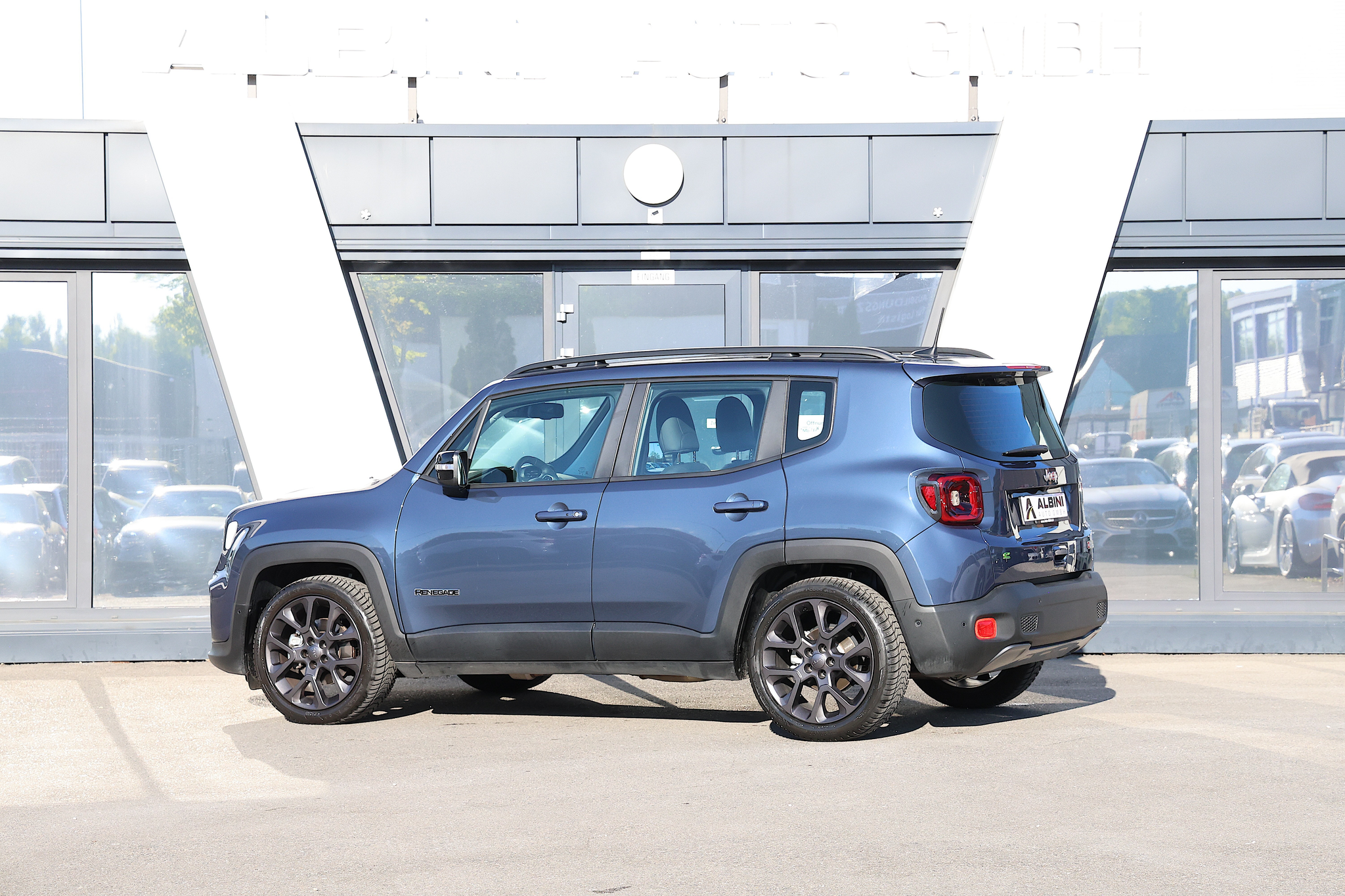 listing desktop thumbnail image 3