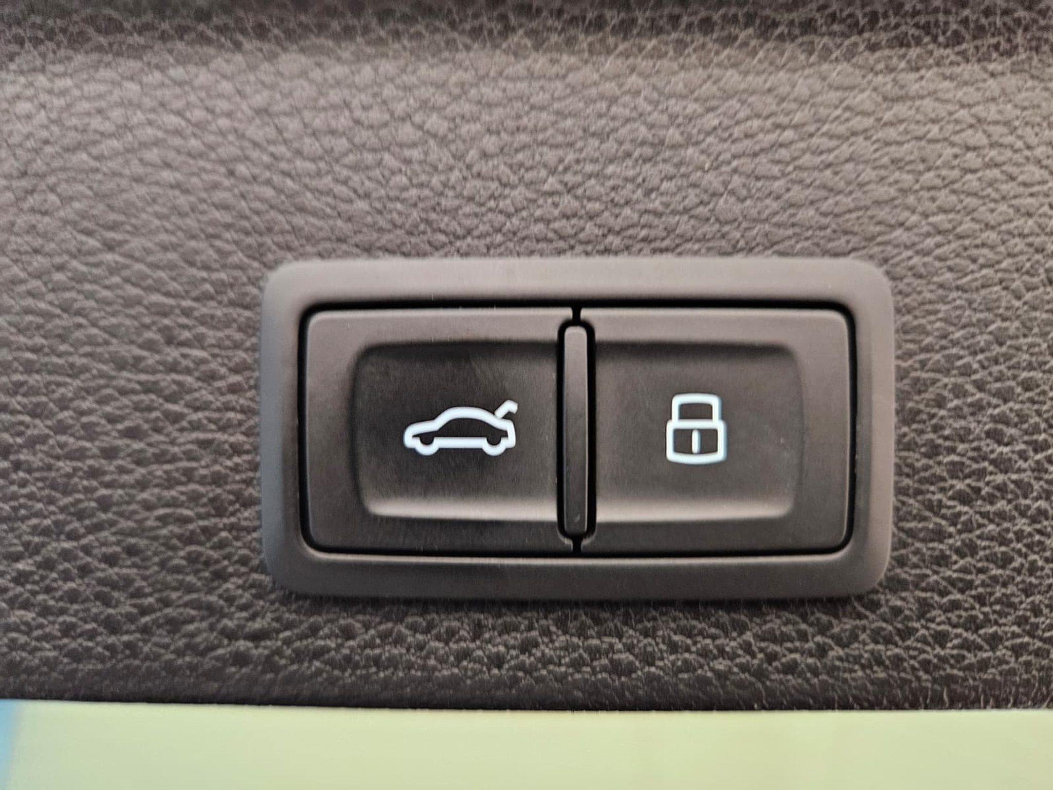 listing desktop thumbnail image 15