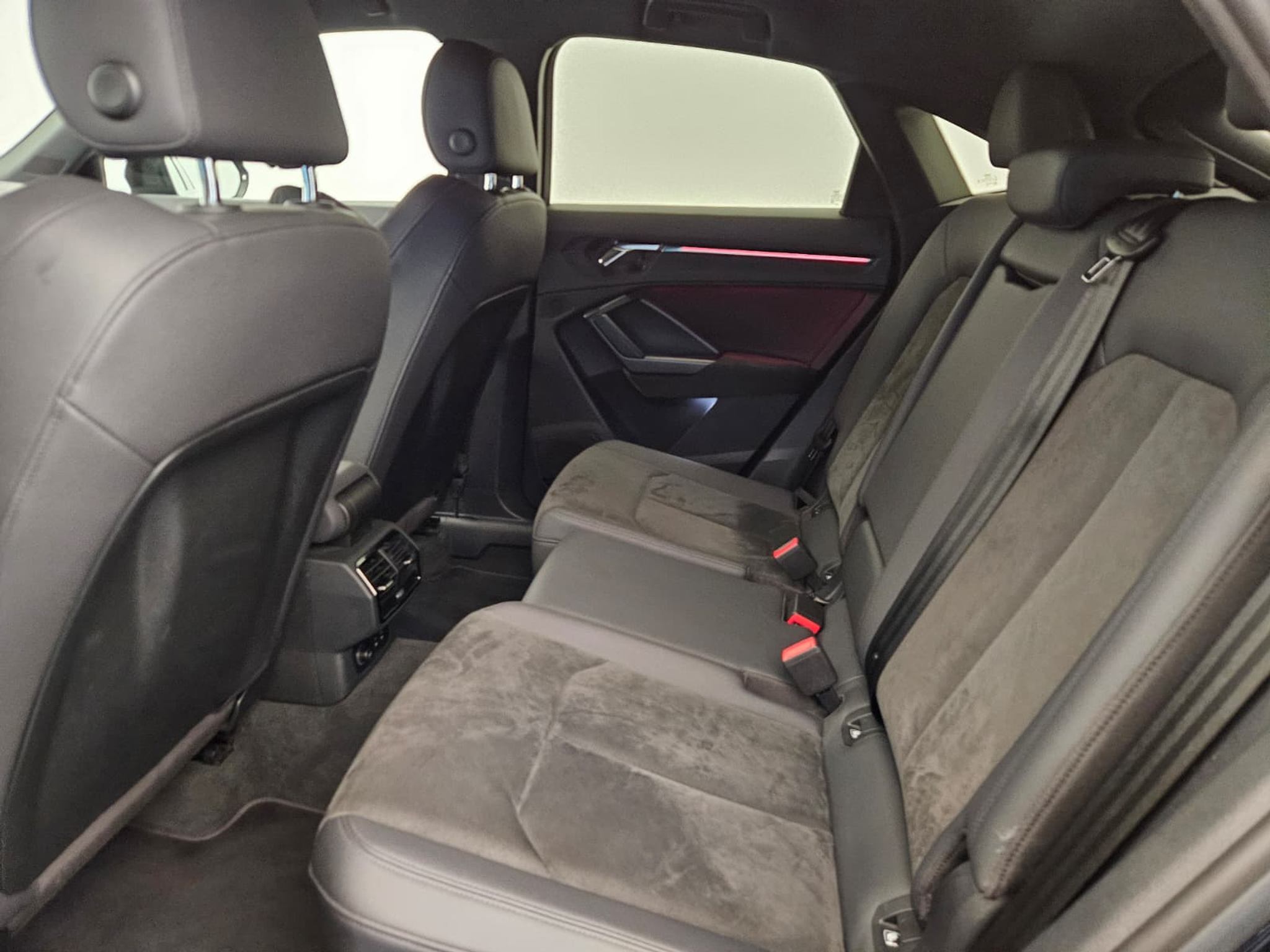 listing desktop thumbnail image 12