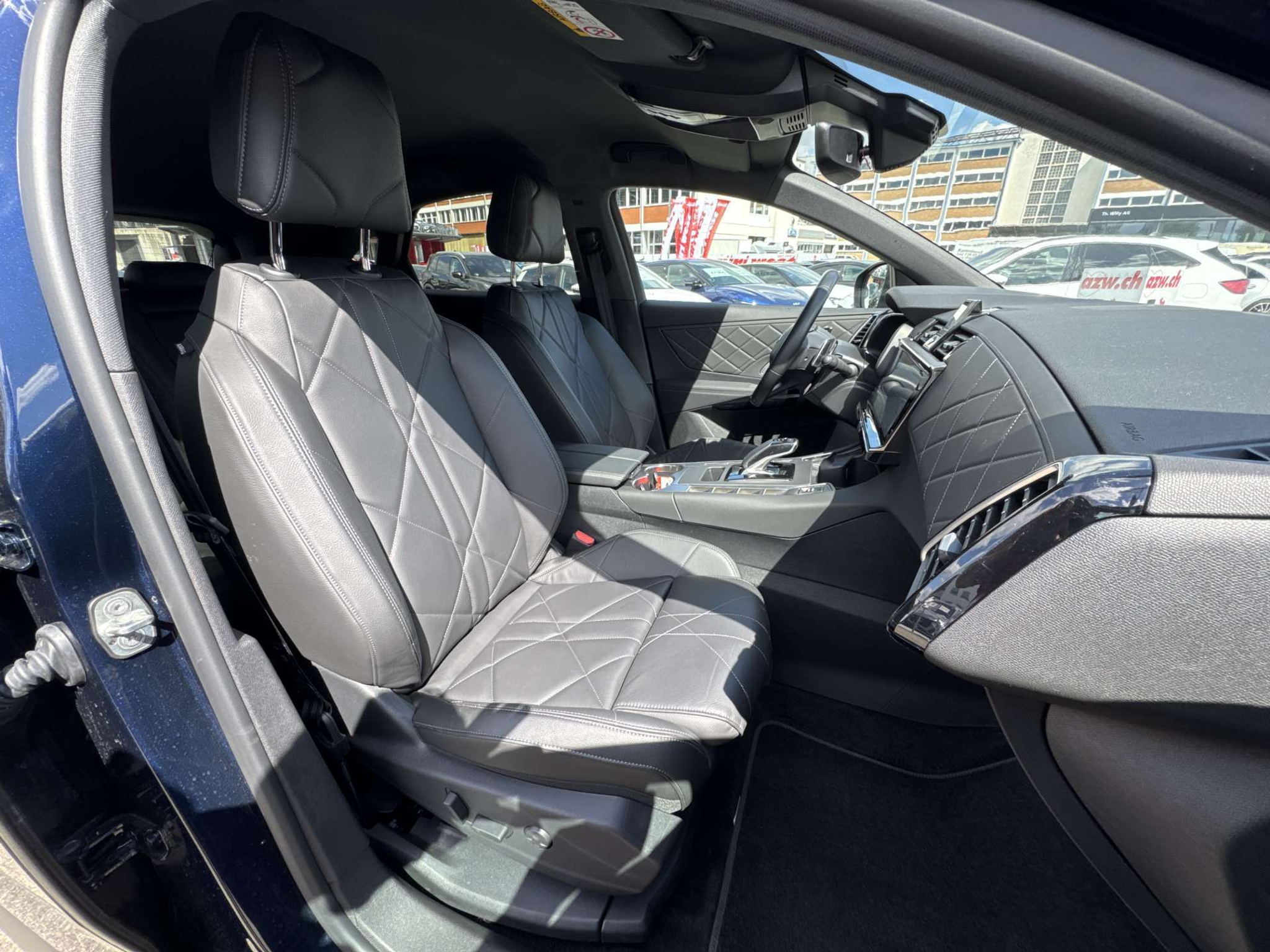 listing desktop thumbnail image 12