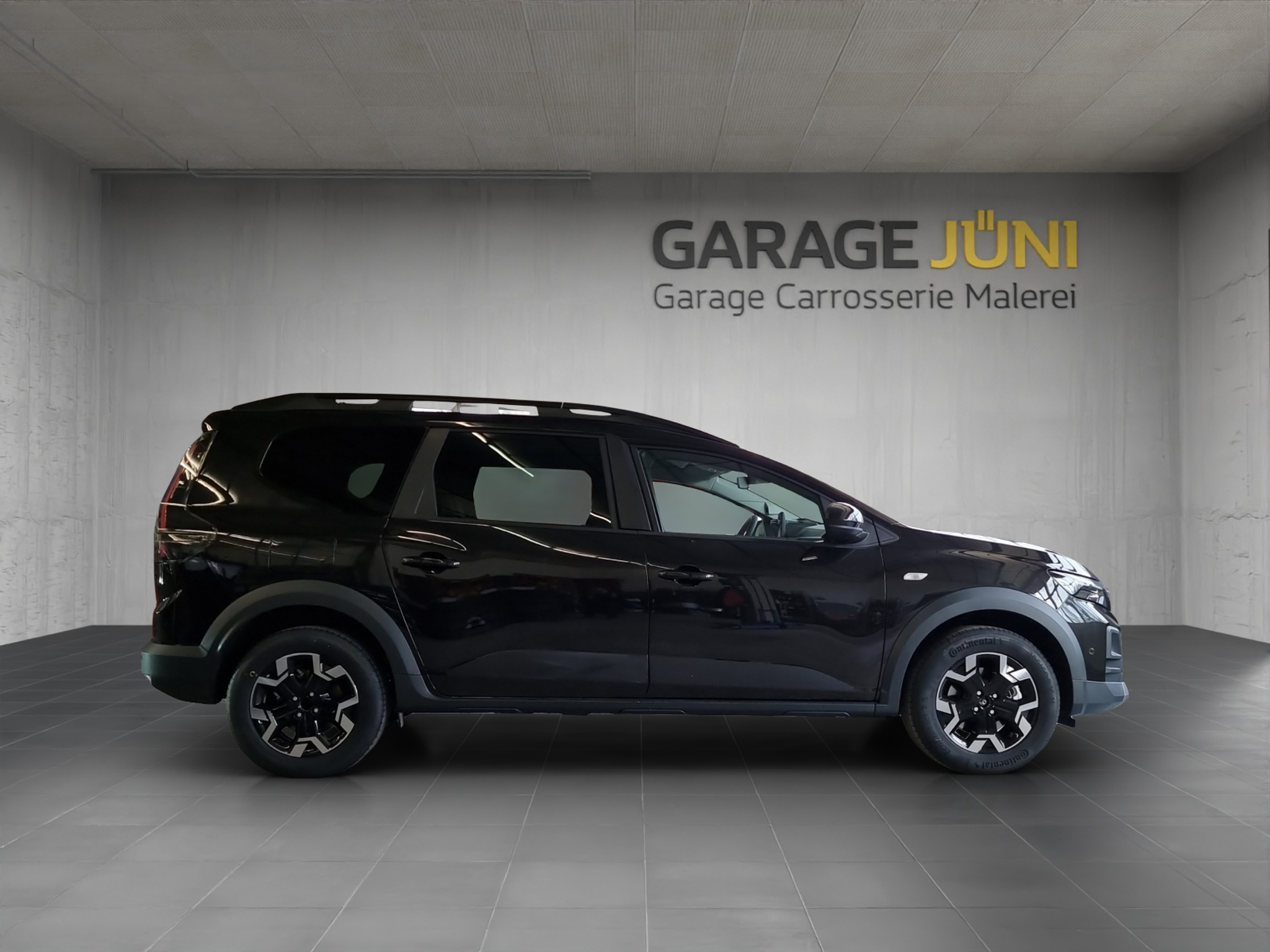 listing desktop thumbnail image 1