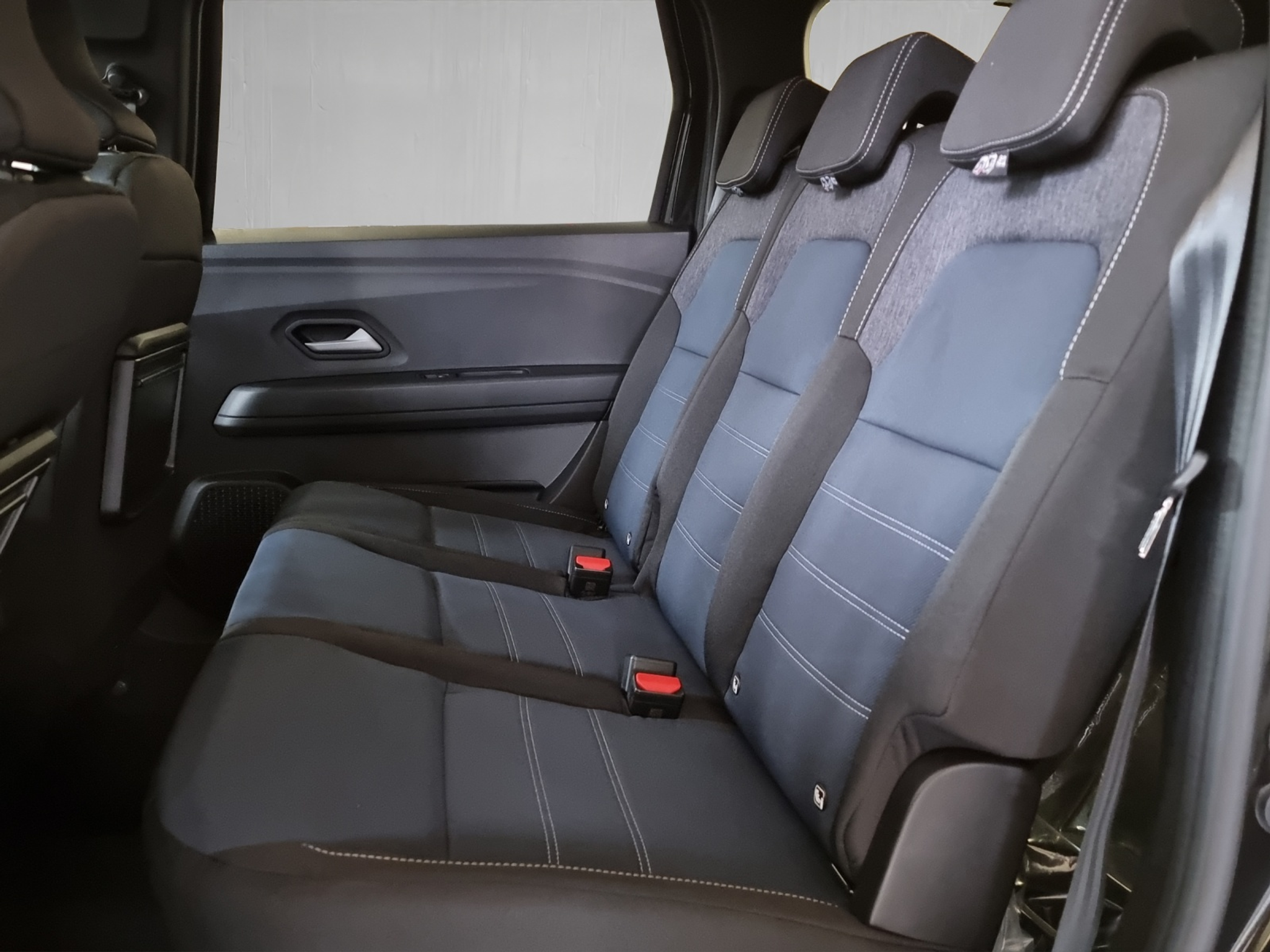 listing desktop thumbnail image 7