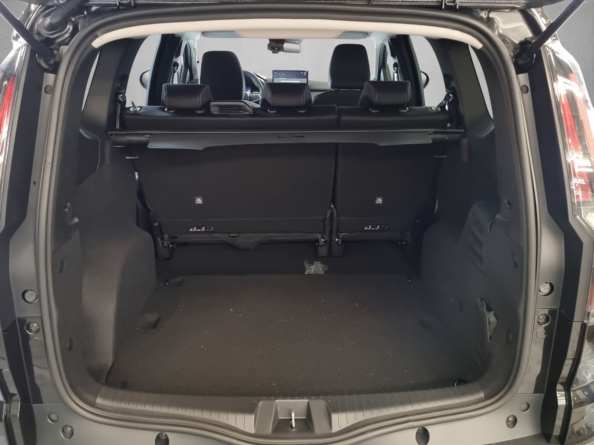 listing desktop thumbnail image 9