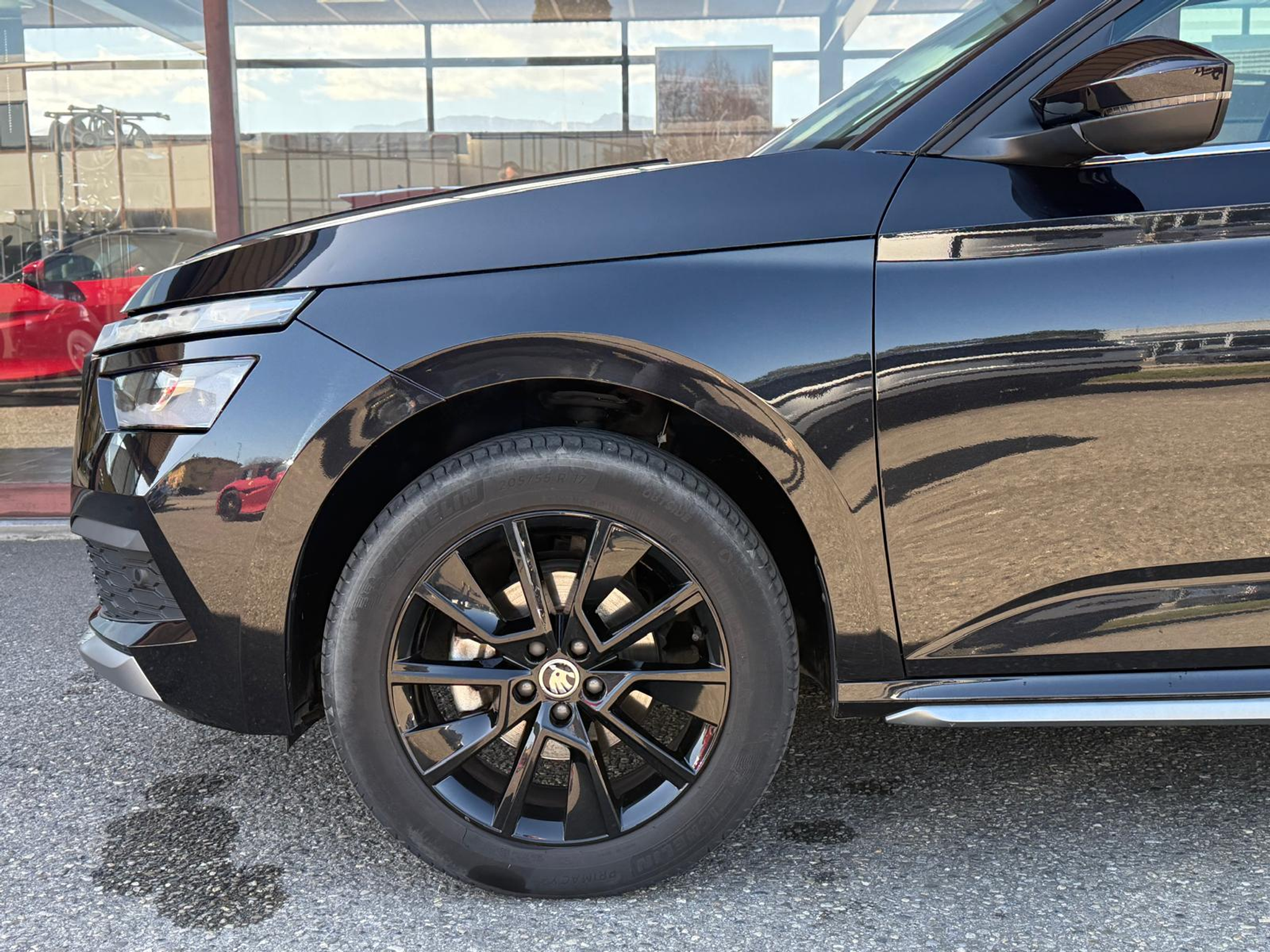 listing desktop thumbnail image 5