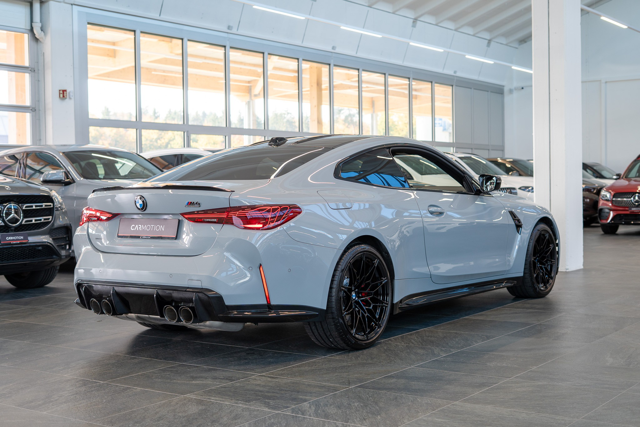 listing desktop thumbnail image 3