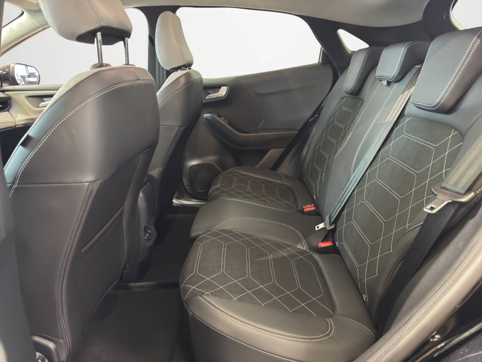 listing desktop thumbnail image 11