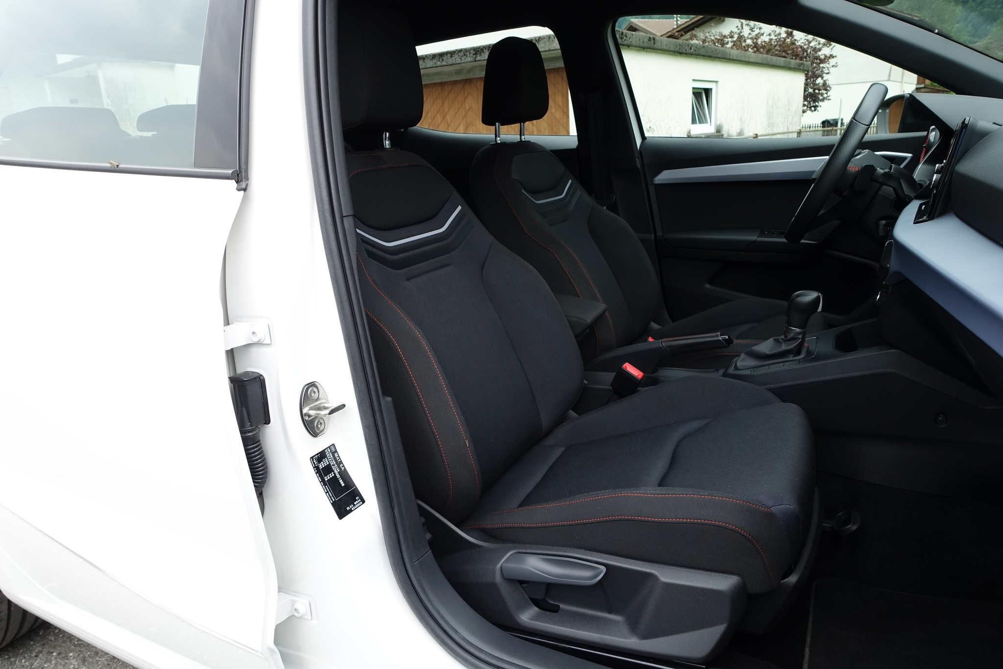 listing desktop thumbnail image 16