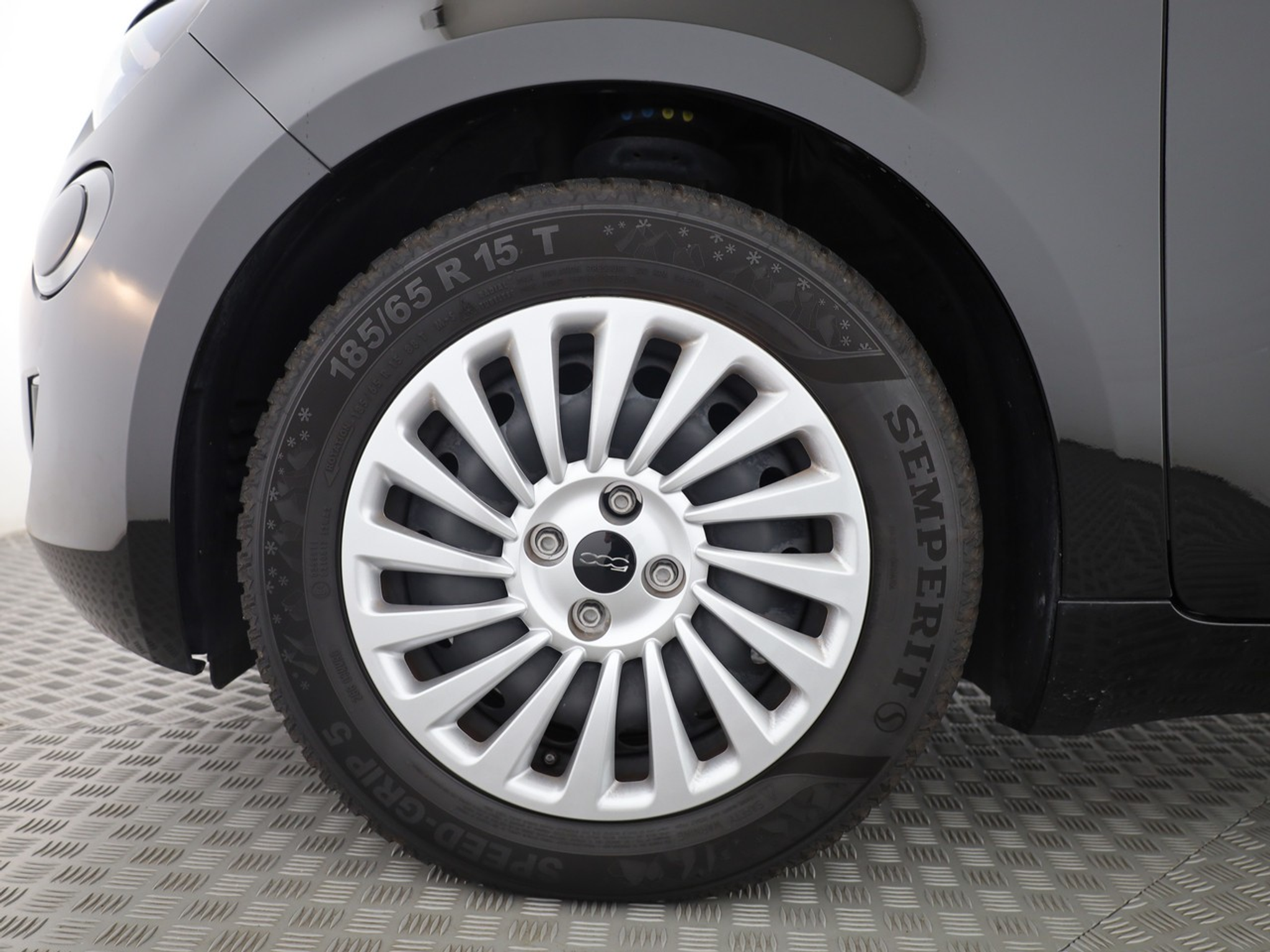 listing desktop thumbnail image 5