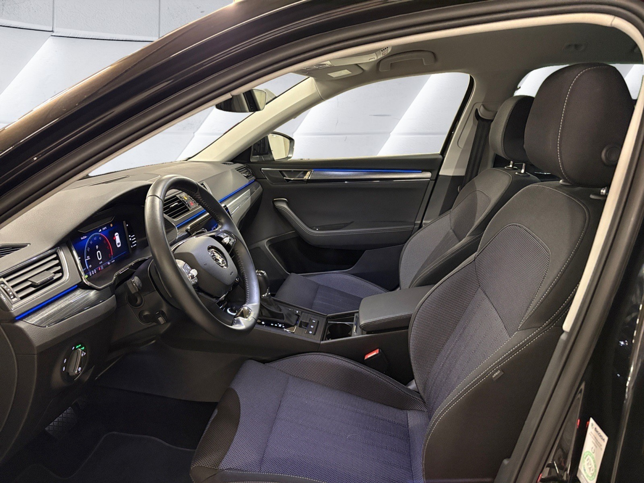 listing desktop thumbnail image 11