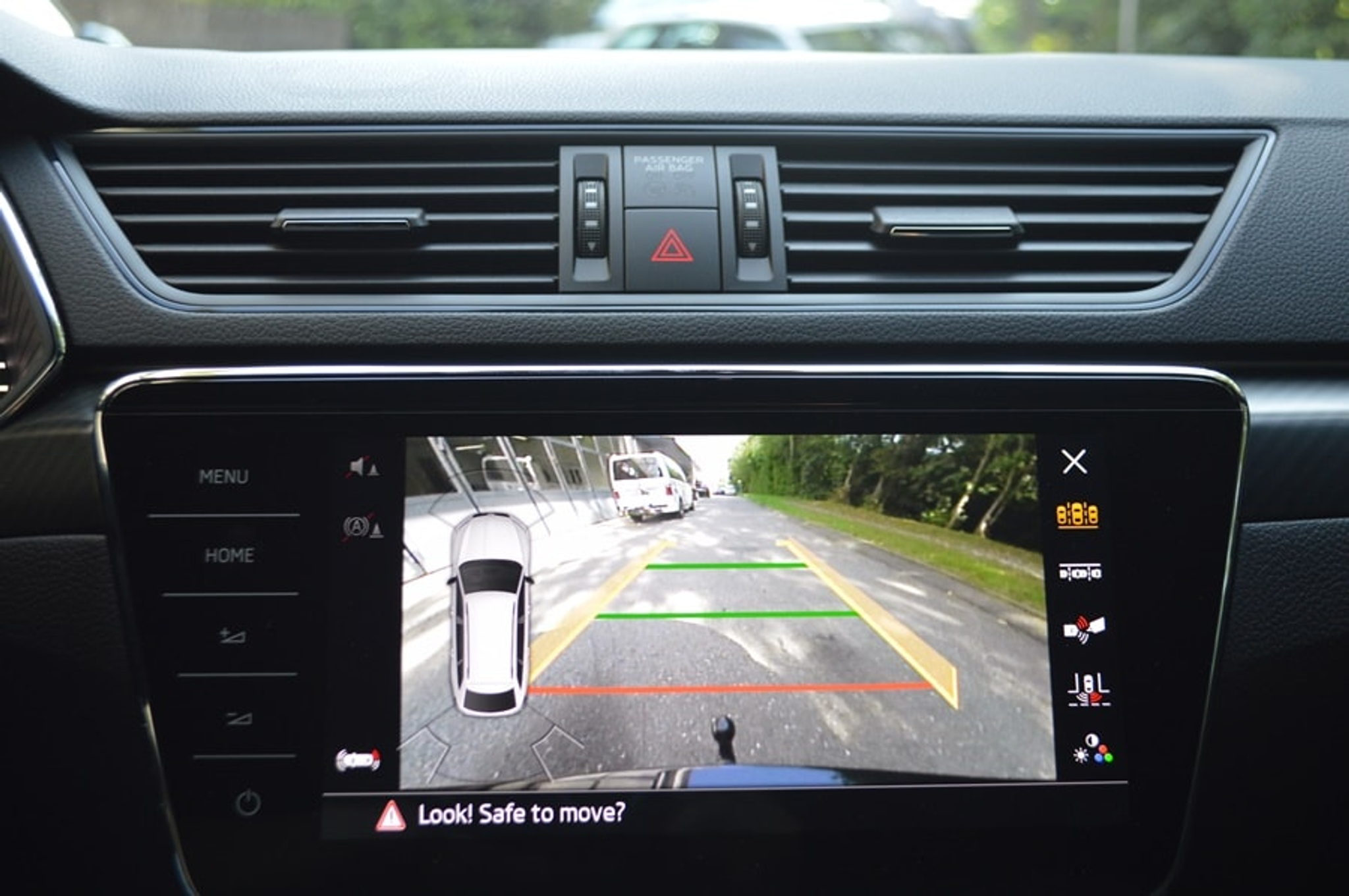 listing desktop thumbnail image 9