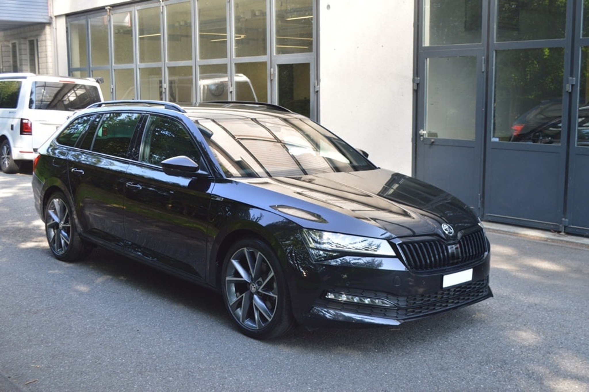 listing desktop thumbnail image 13