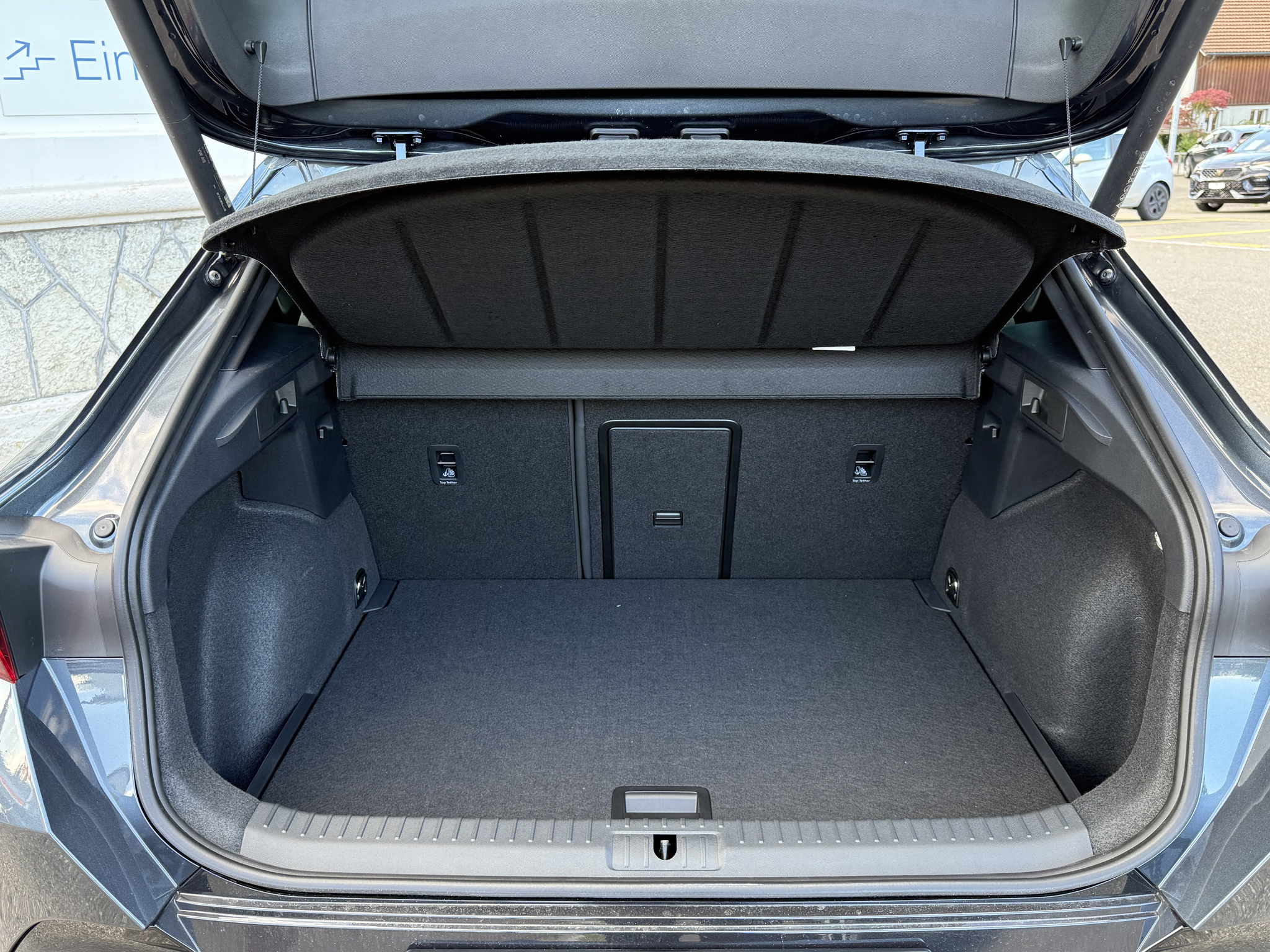 listing desktop thumbnail image 8