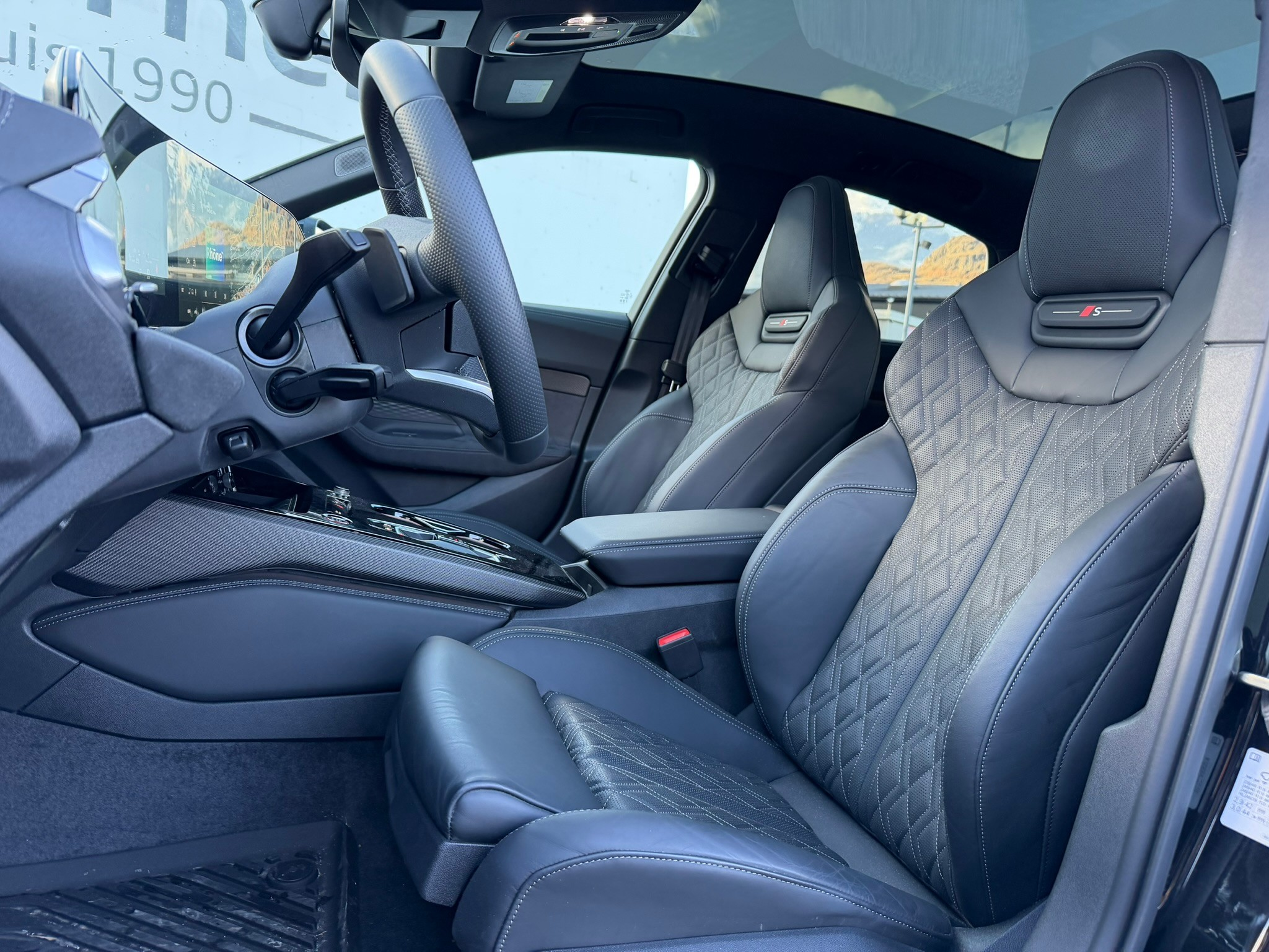 listing desktop thumbnail image 7