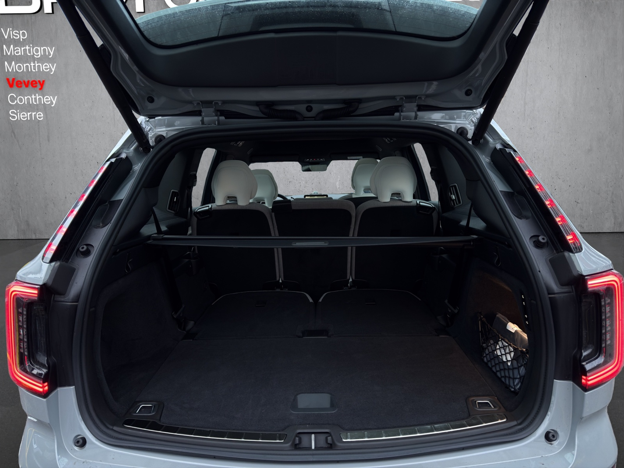 listing desktop thumbnail image 13