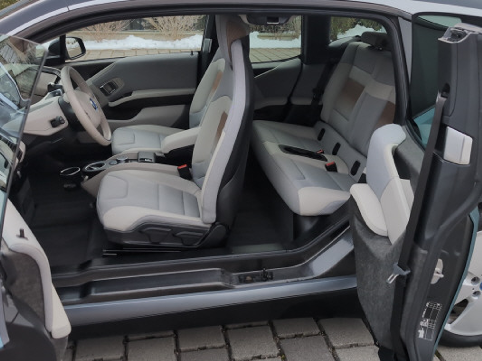 listing desktop thumbnail image 11