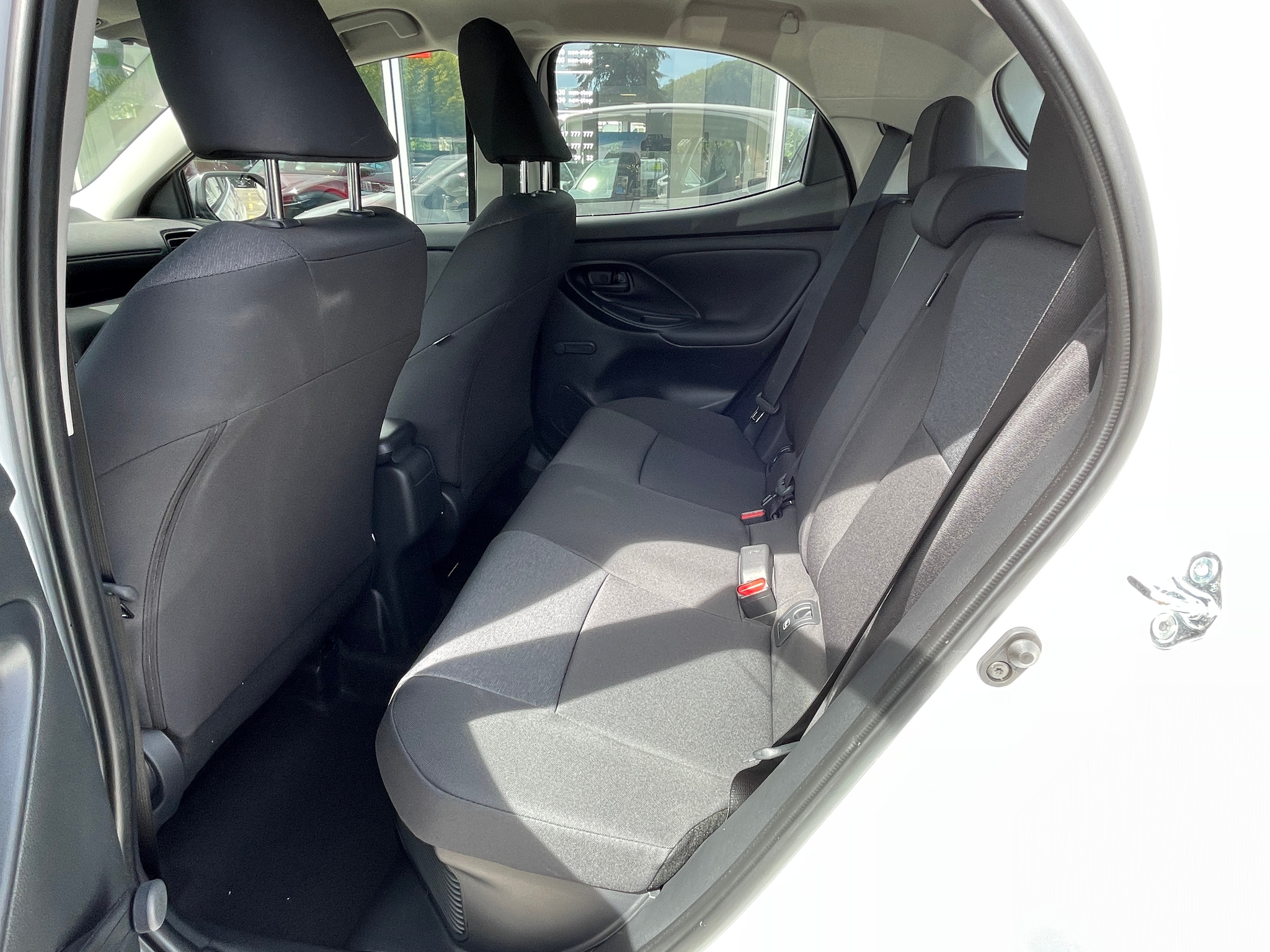 listing desktop thumbnail image 6