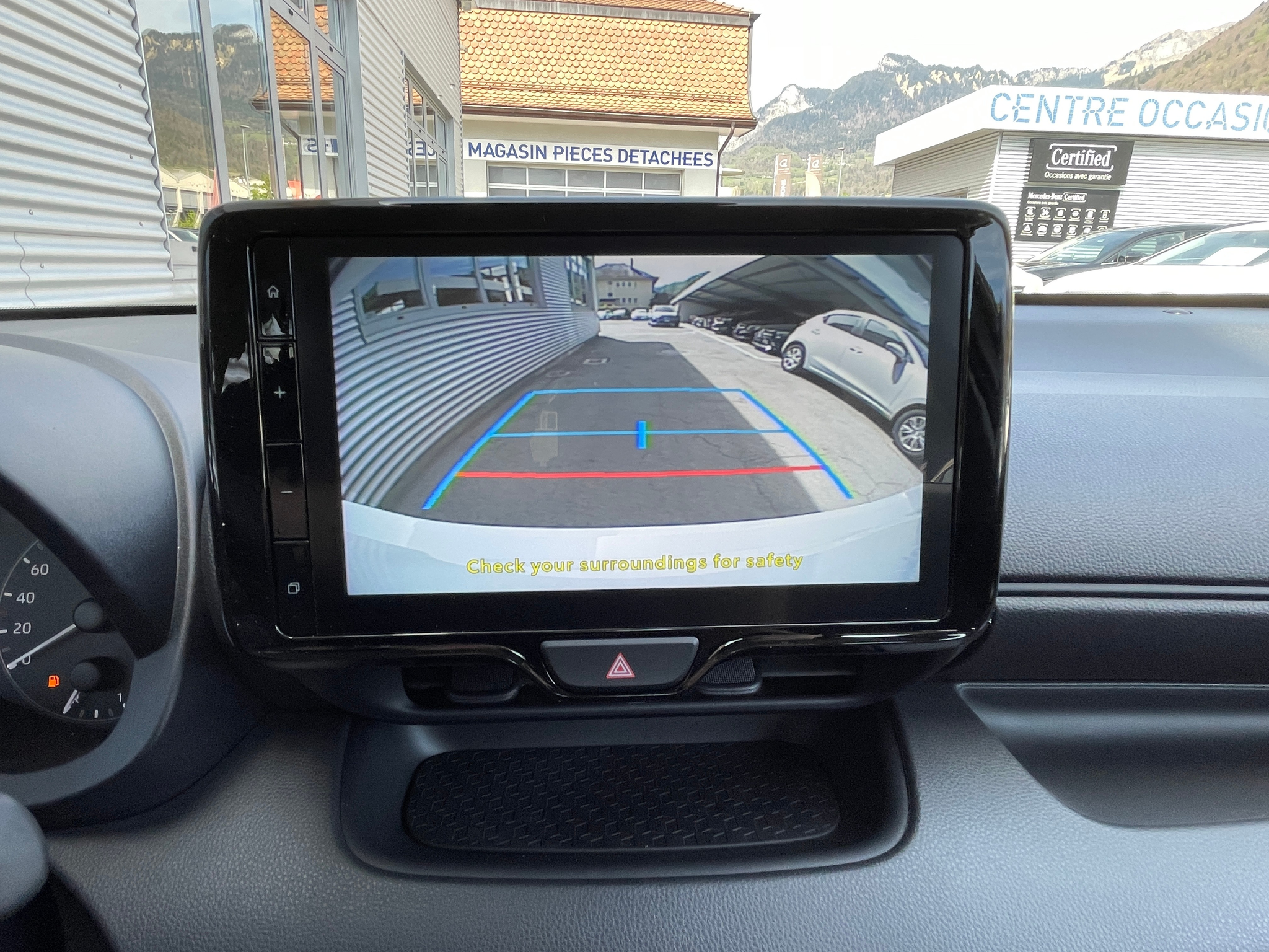 listing desktop thumbnail image 9