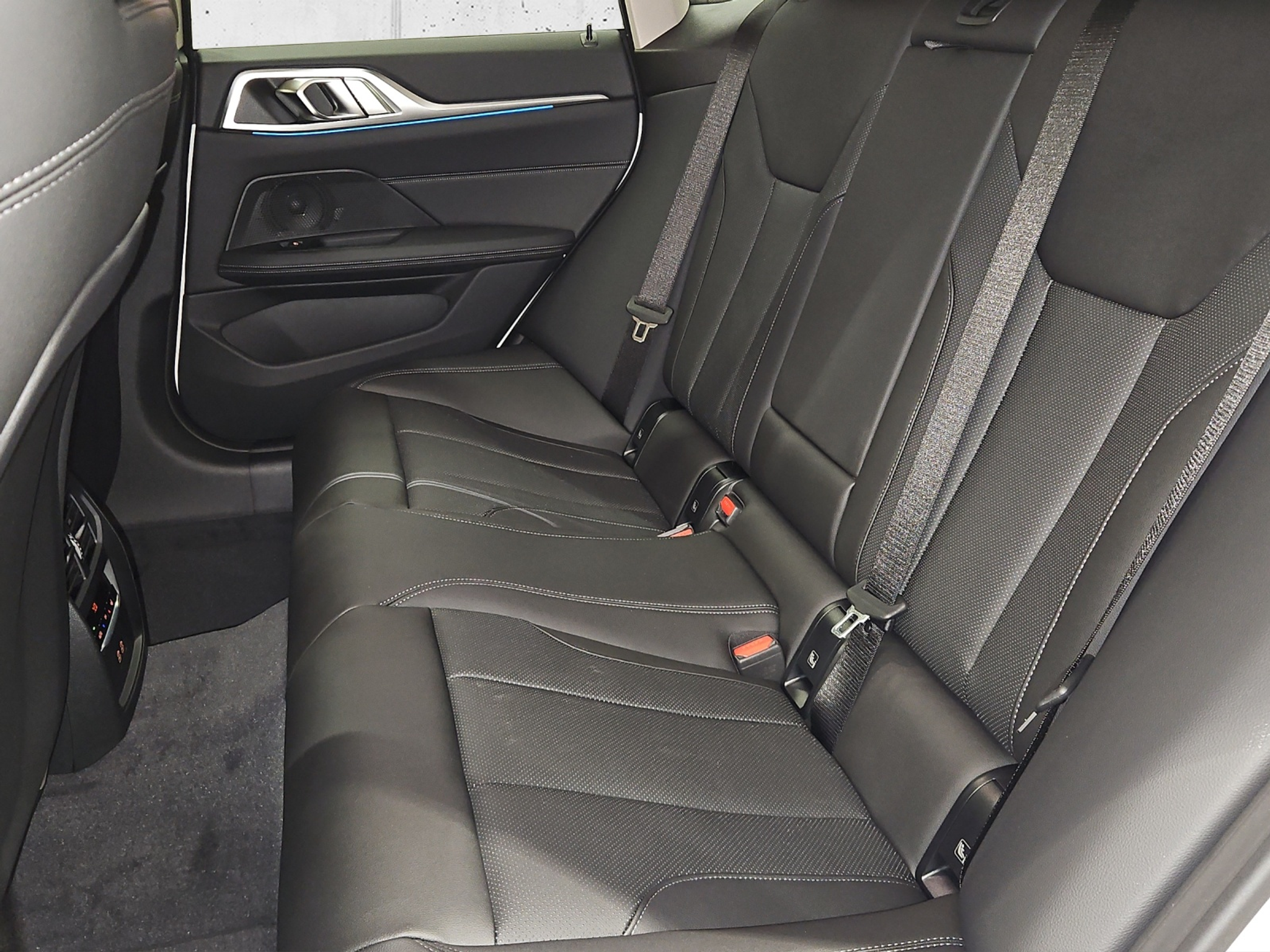 listing desktop thumbnail image 10