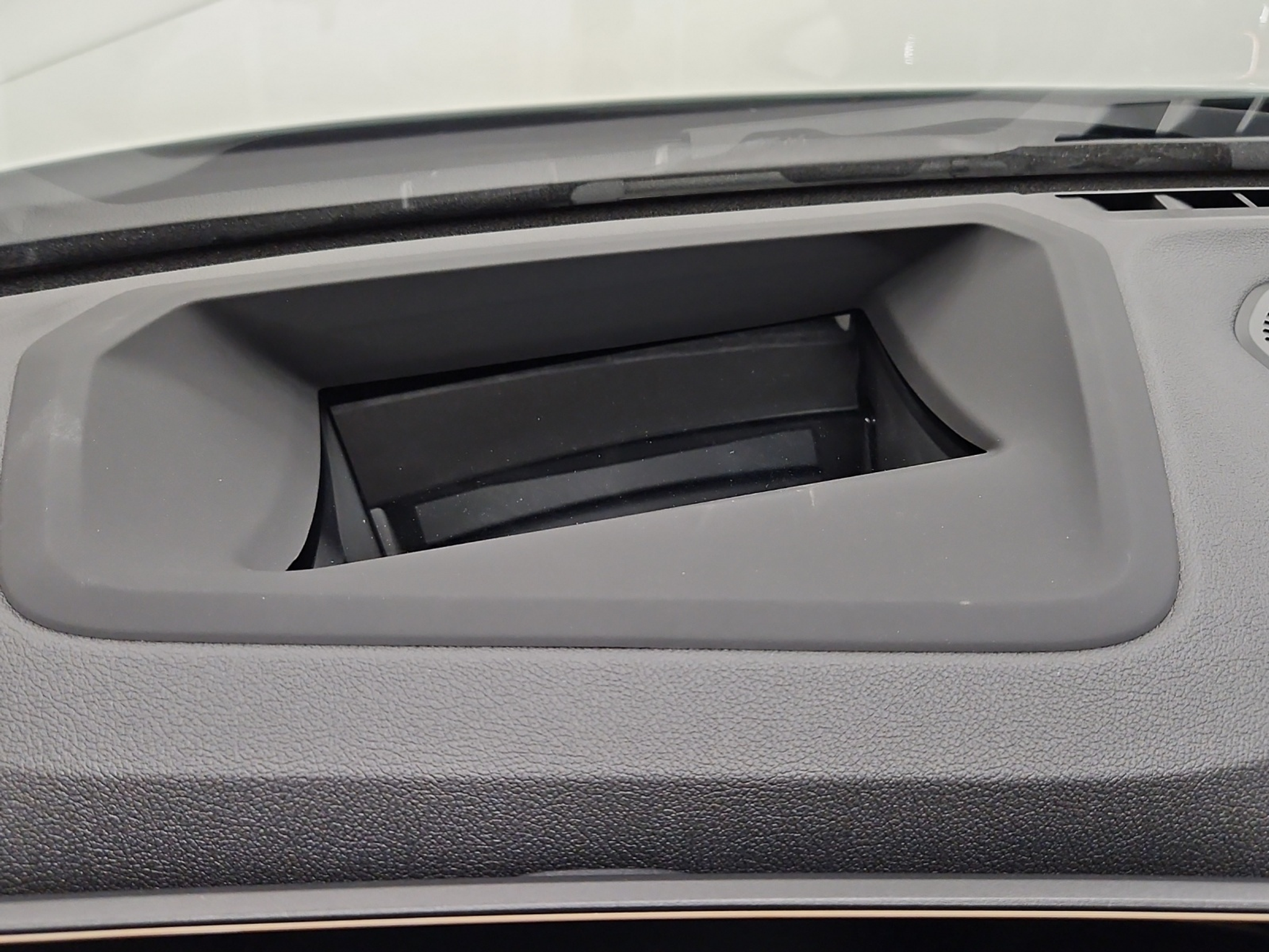 listing desktop thumbnail image 18