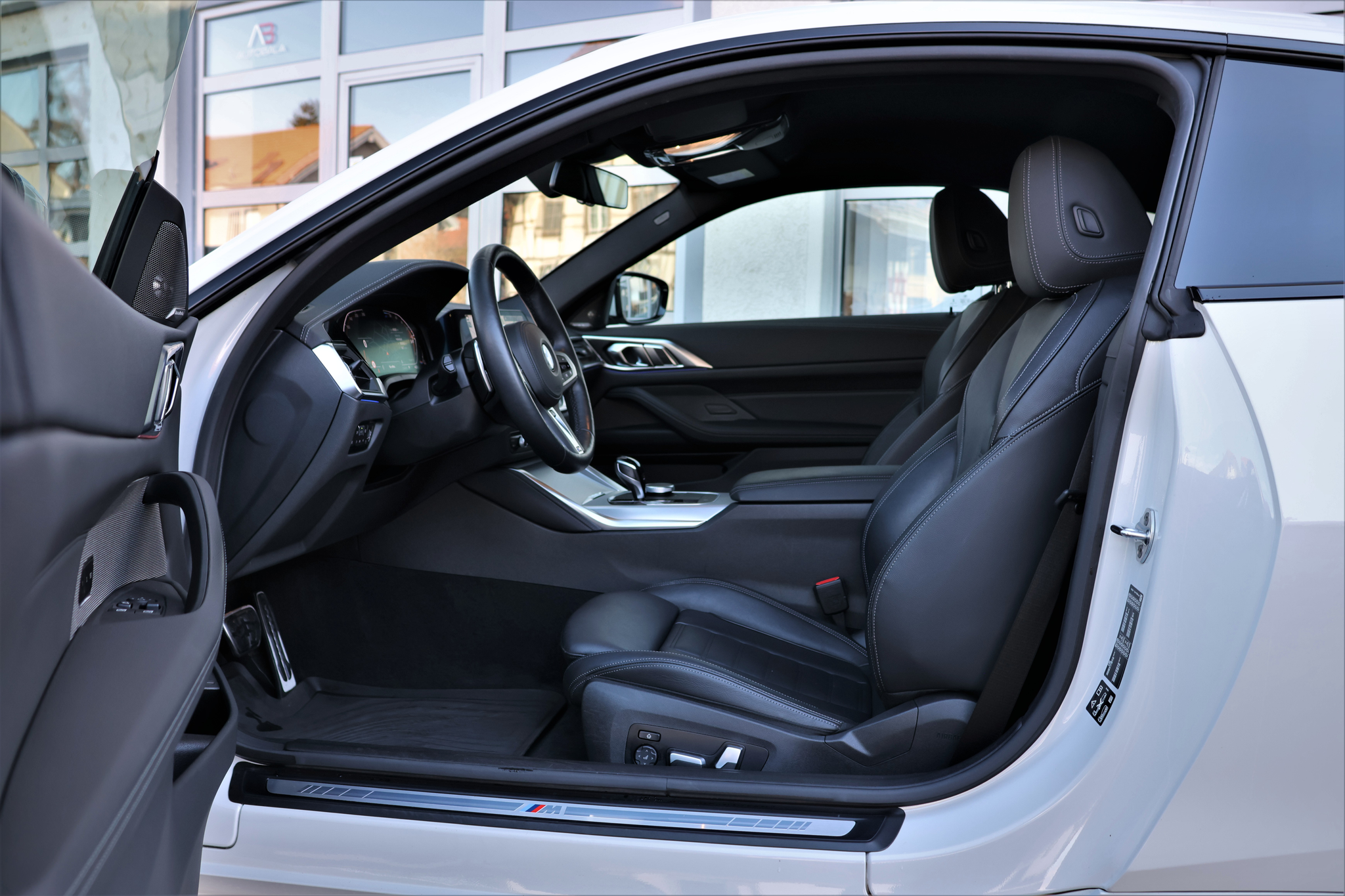 listing desktop thumbnail image 8