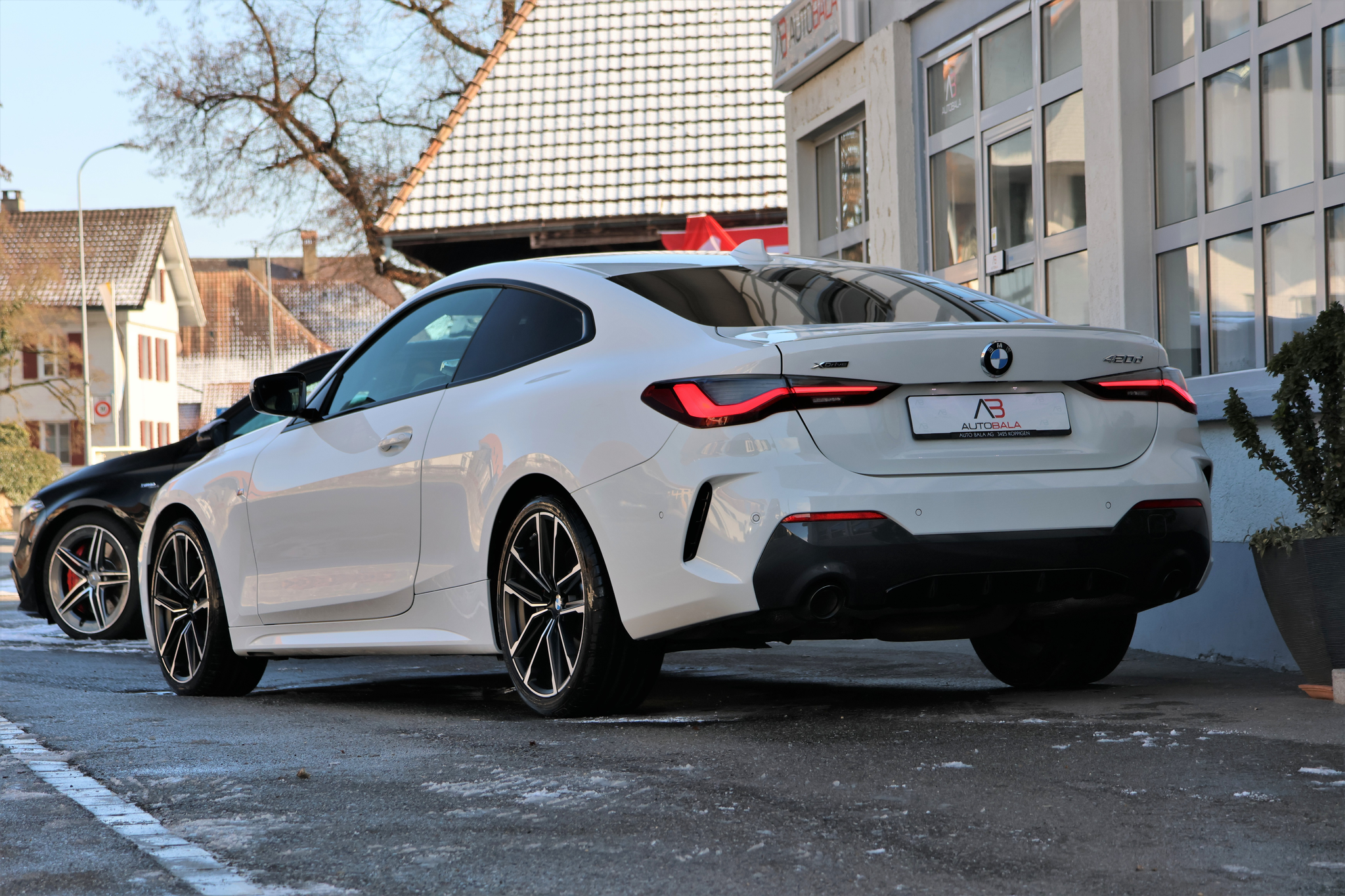 listing desktop thumbnail image 2