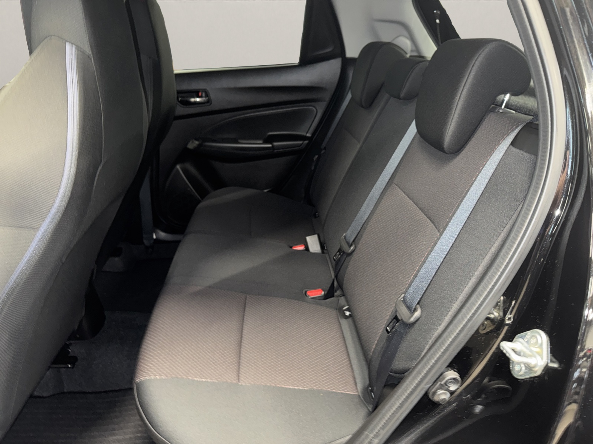 listing desktop thumbnail image 8