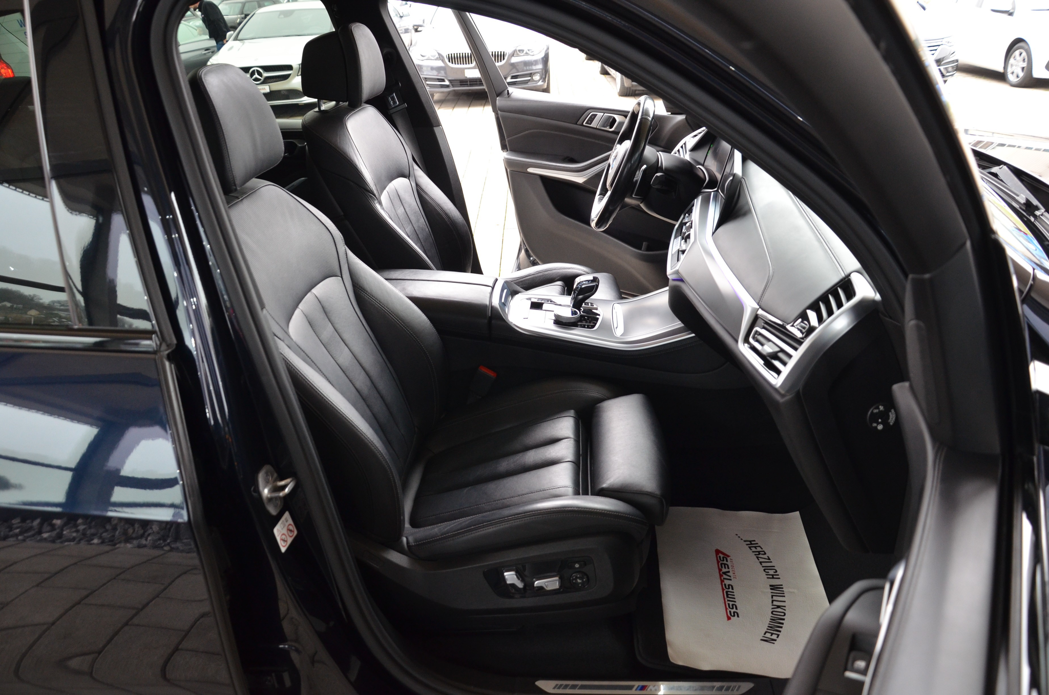 listing desktop thumbnail image 8