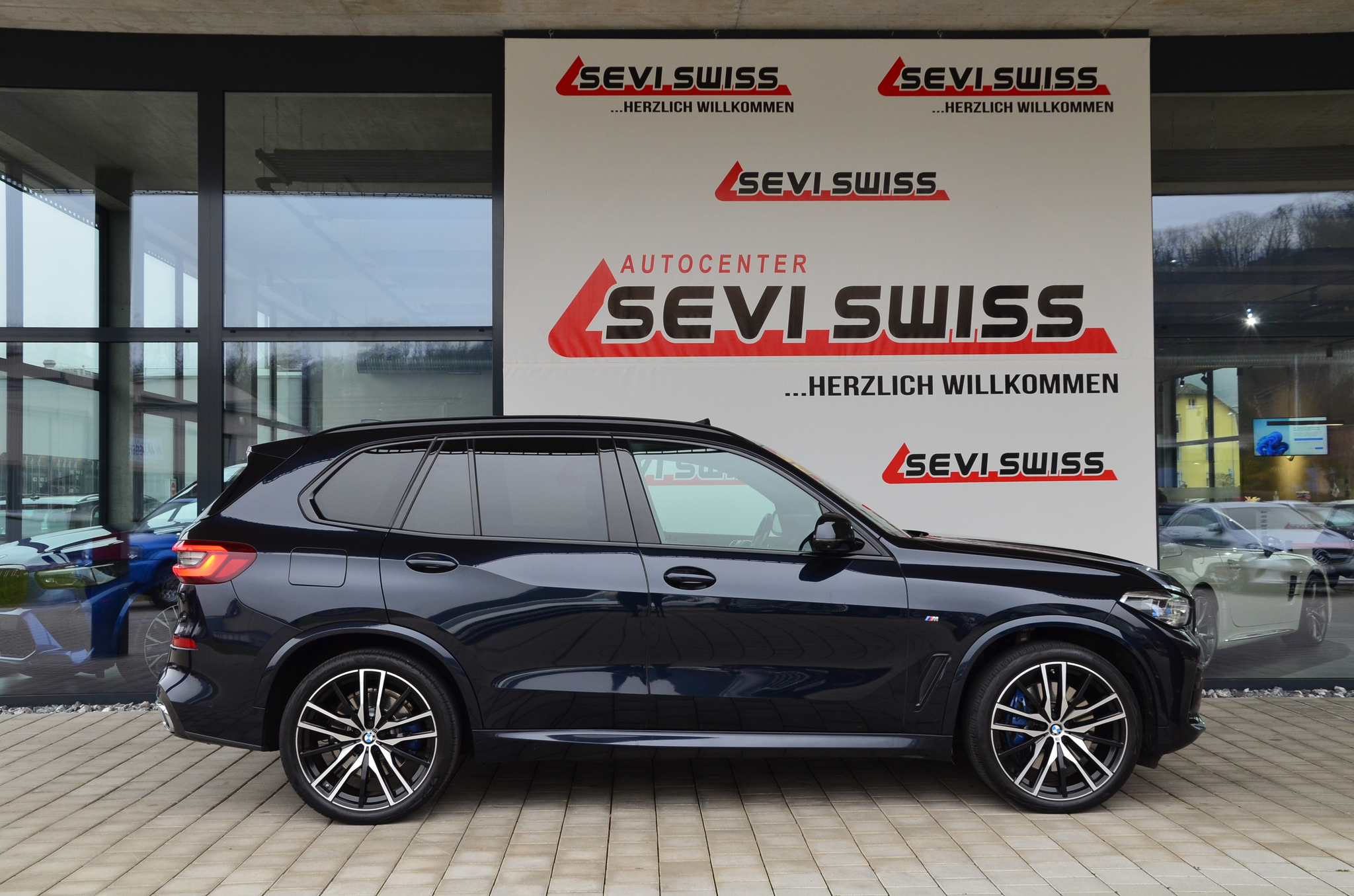 listing desktop thumbnail image 2