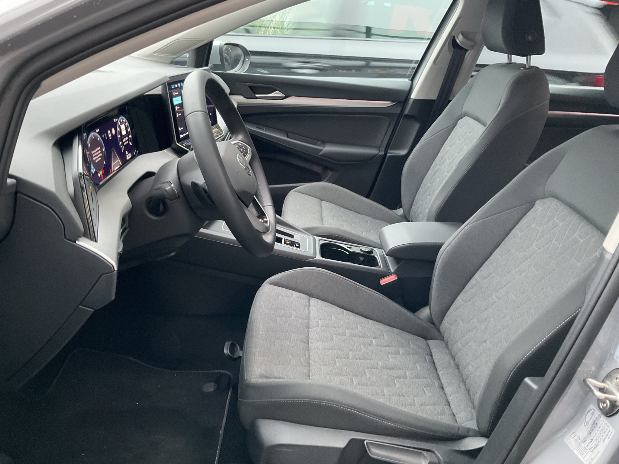 listing desktop thumbnail image 7