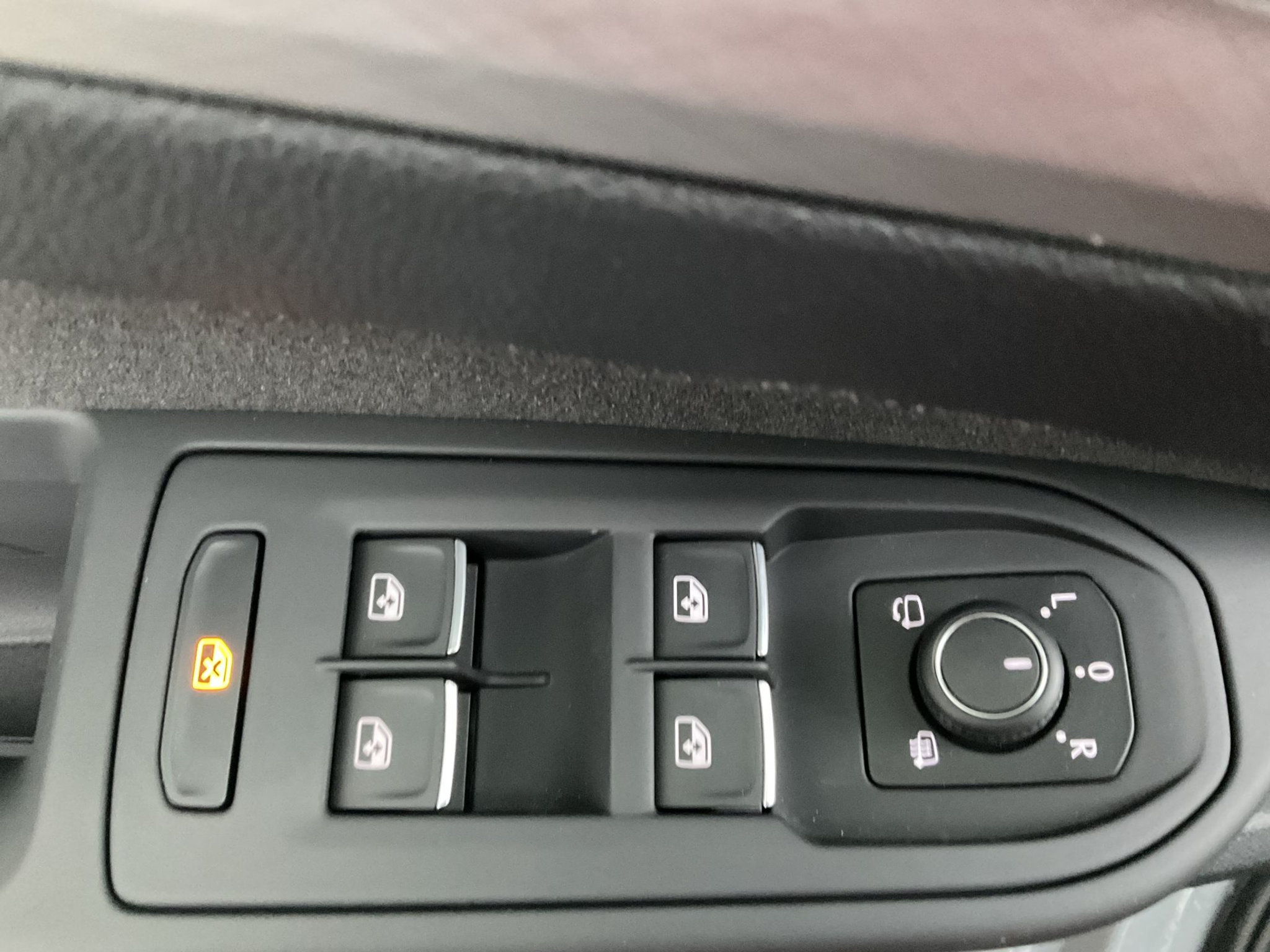 listing desktop thumbnail image 28