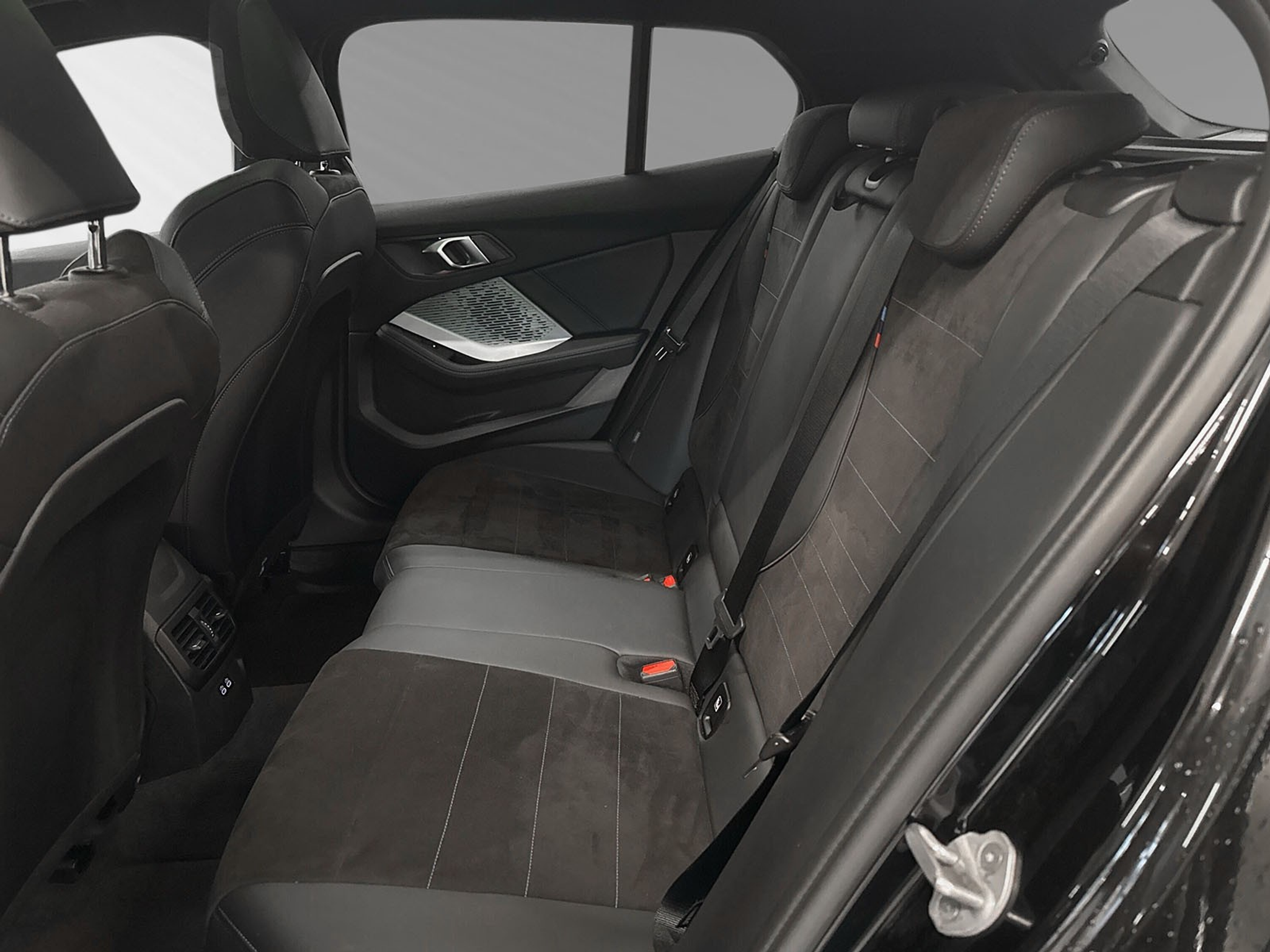 listing desktop thumbnail image 6