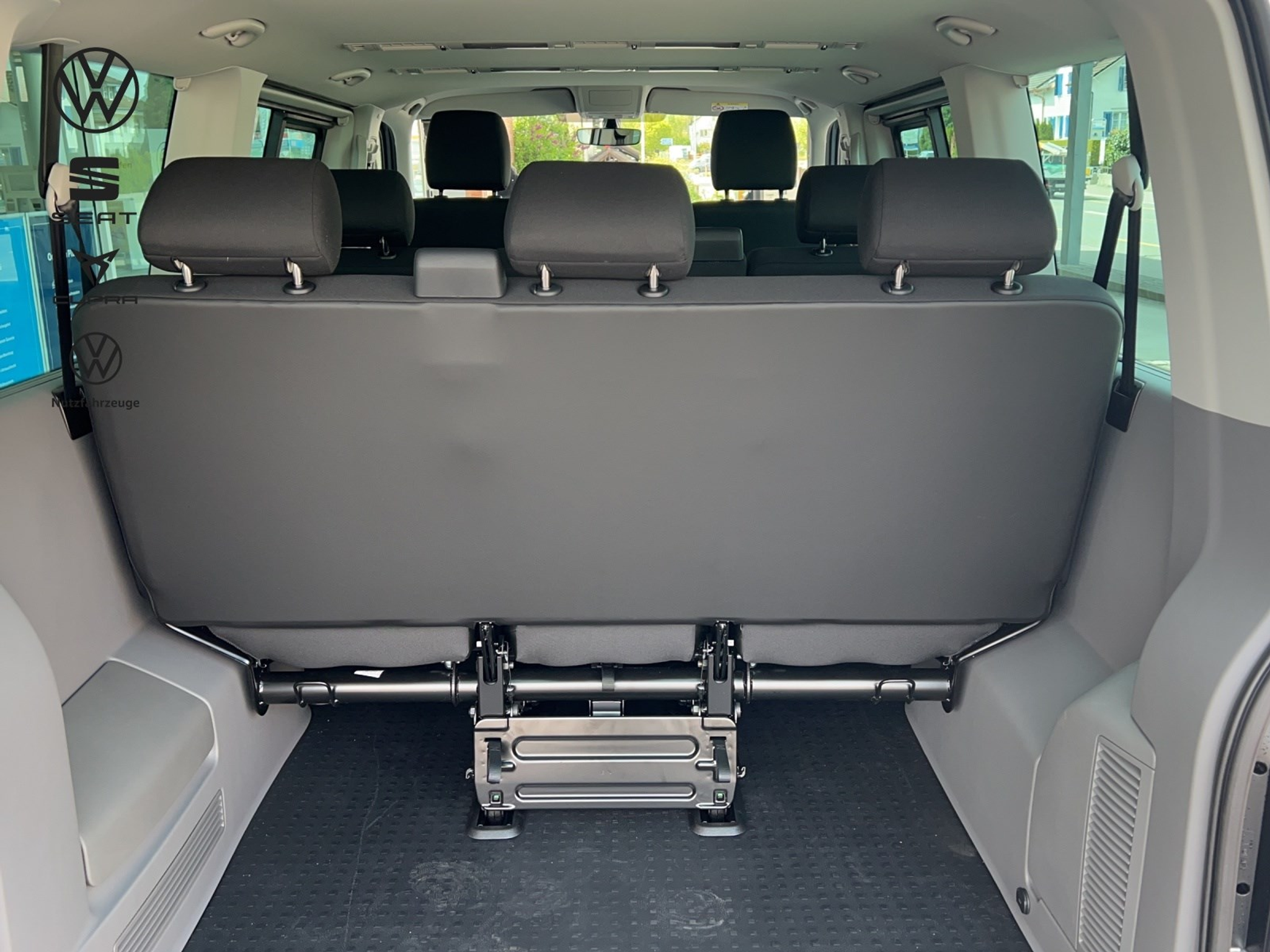 listing desktop thumbnail image 13