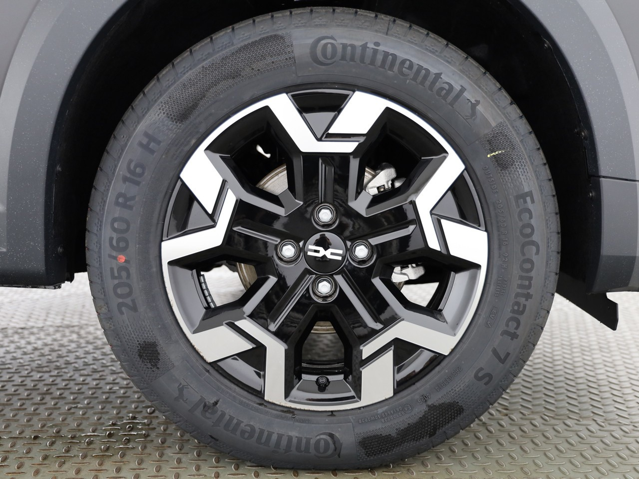 listing desktop thumbnail image 3